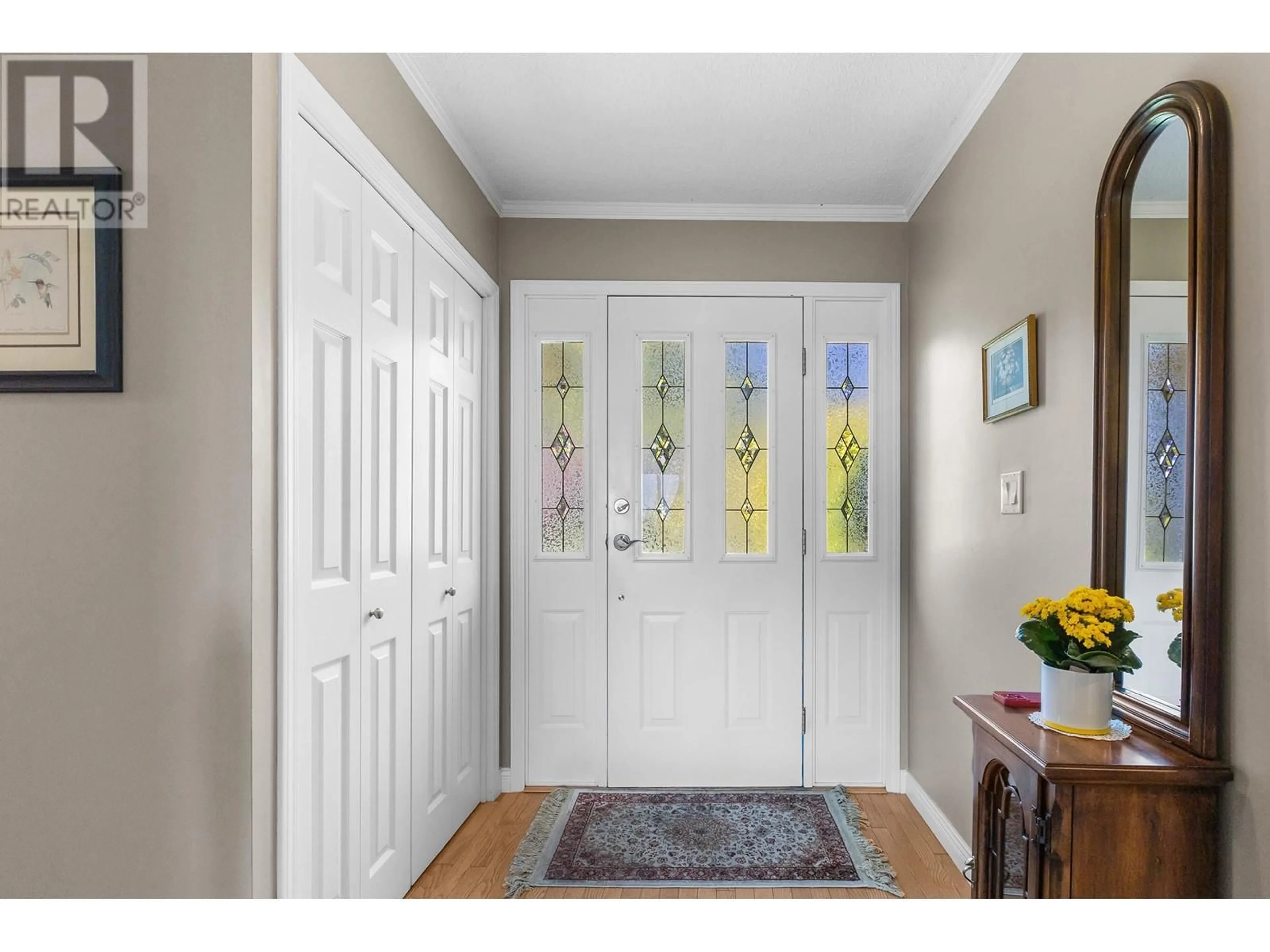 Indoor entryway for 478 55A STREET, Delta British Columbia V4M3M1