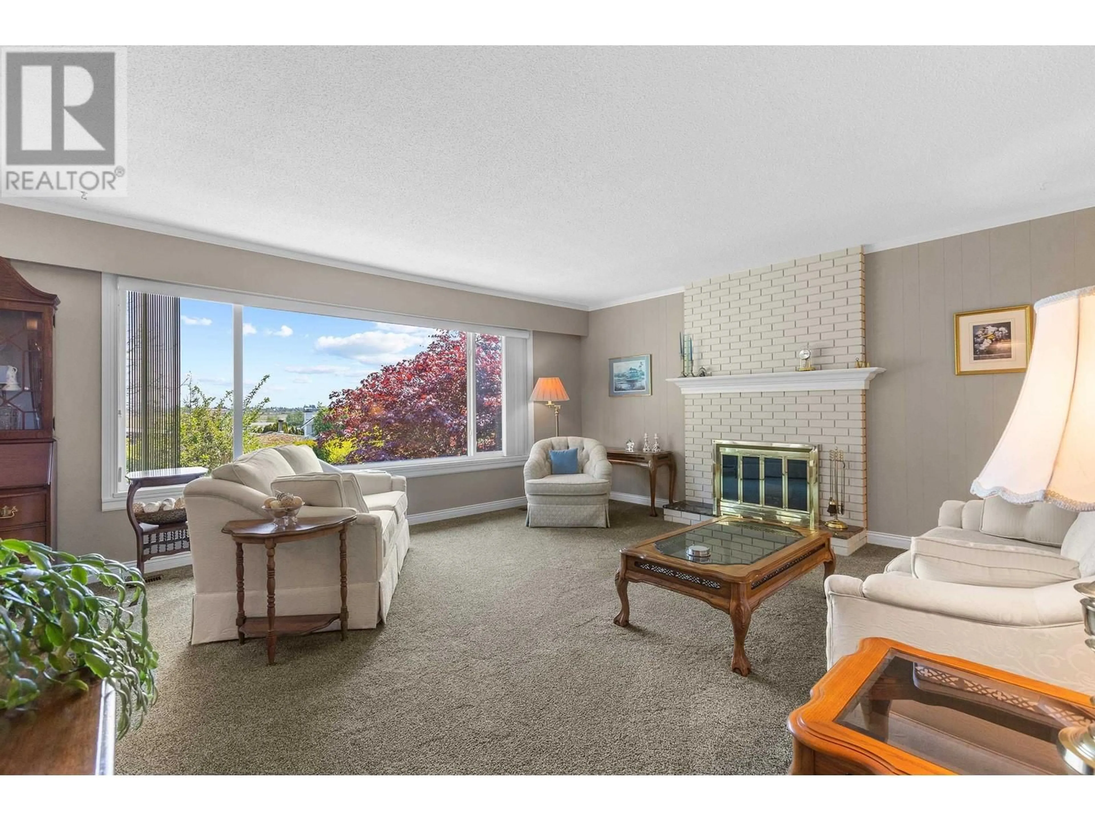 Living room with furniture, unknown for 478 55A STREET, Delta British Columbia V4M3M1
