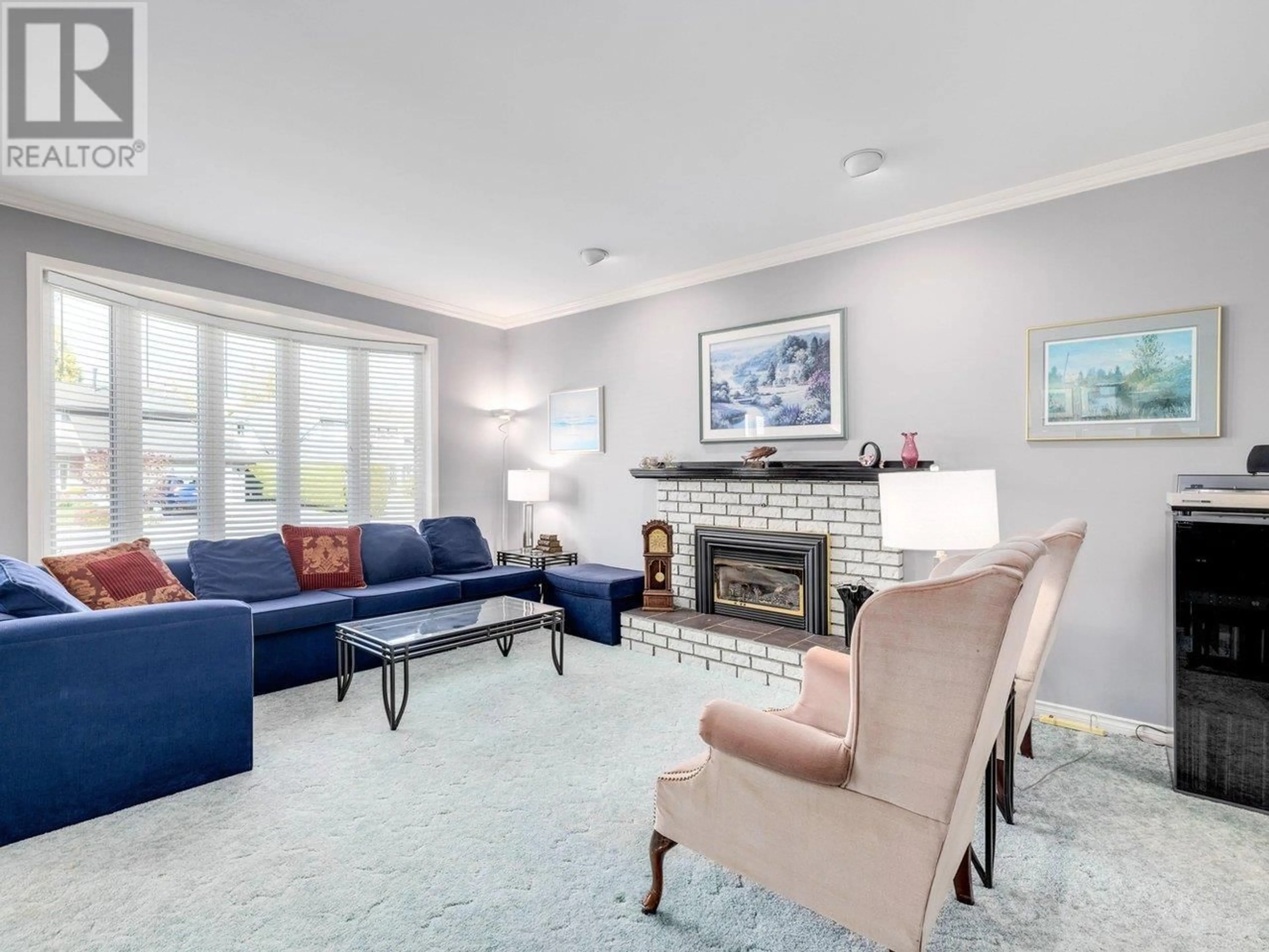 Living room with furniture, unknown for 4724 54 STREET, Delta British Columbia V4K3Z4