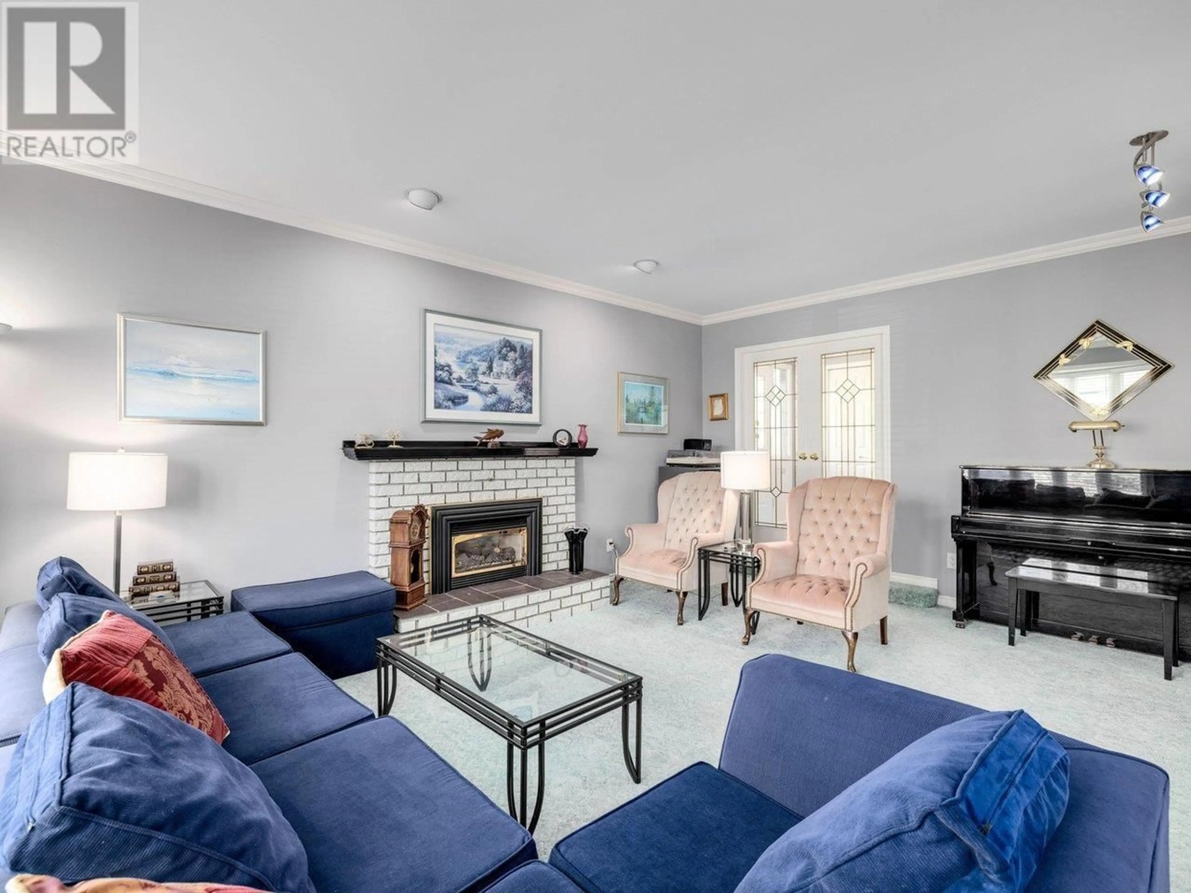 Living room with furniture, unknown for 4724 54 STREET, Delta British Columbia V4K3Z4
