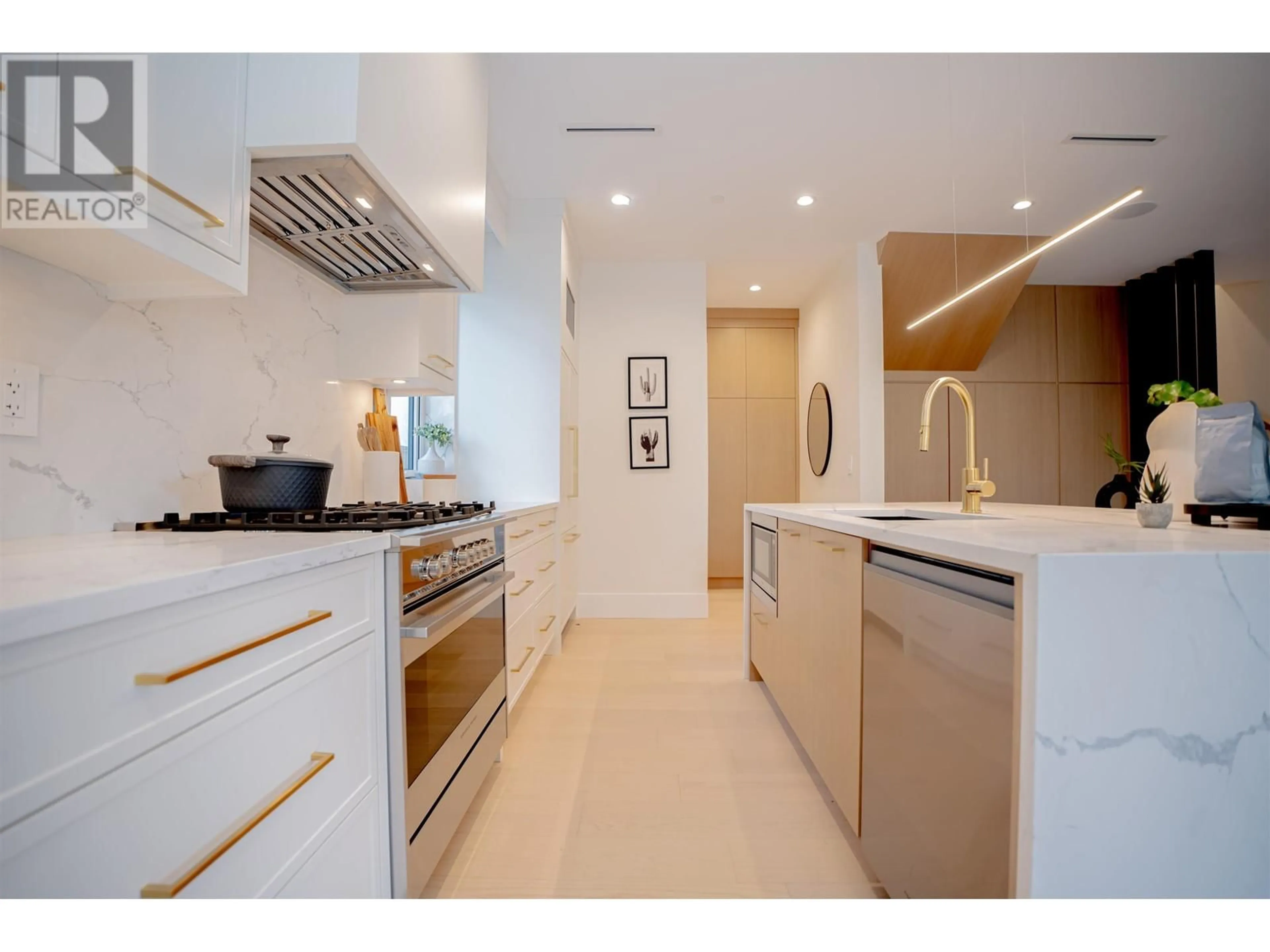 Contemporary kitchen, ceramic/tile floor for #1 - 2522 15TH AVENUE, Vancouver British Columbia V5M2K1