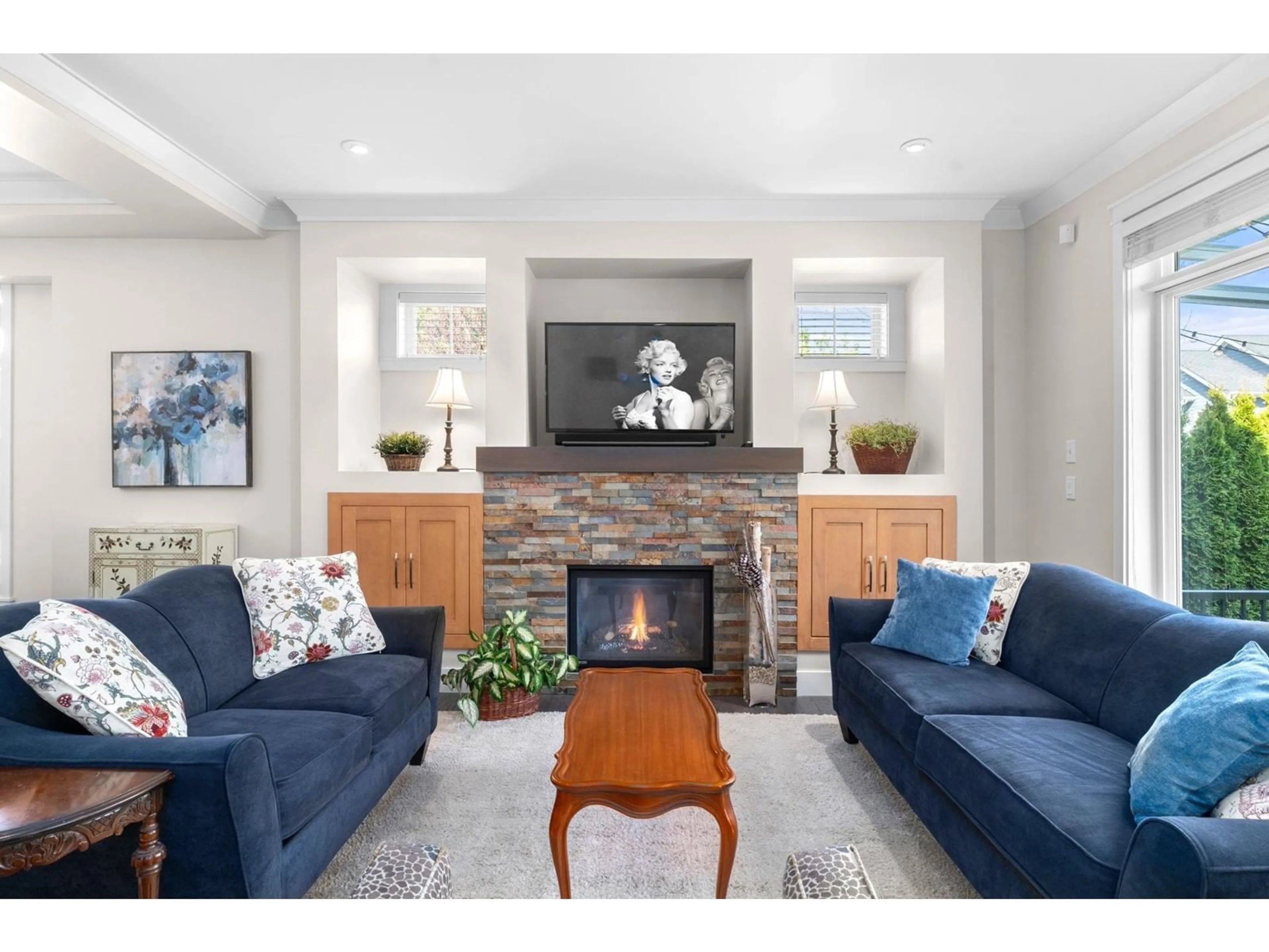Living room with furniture, unknown for 17263 0A, Surrey British Columbia V3Z9P3