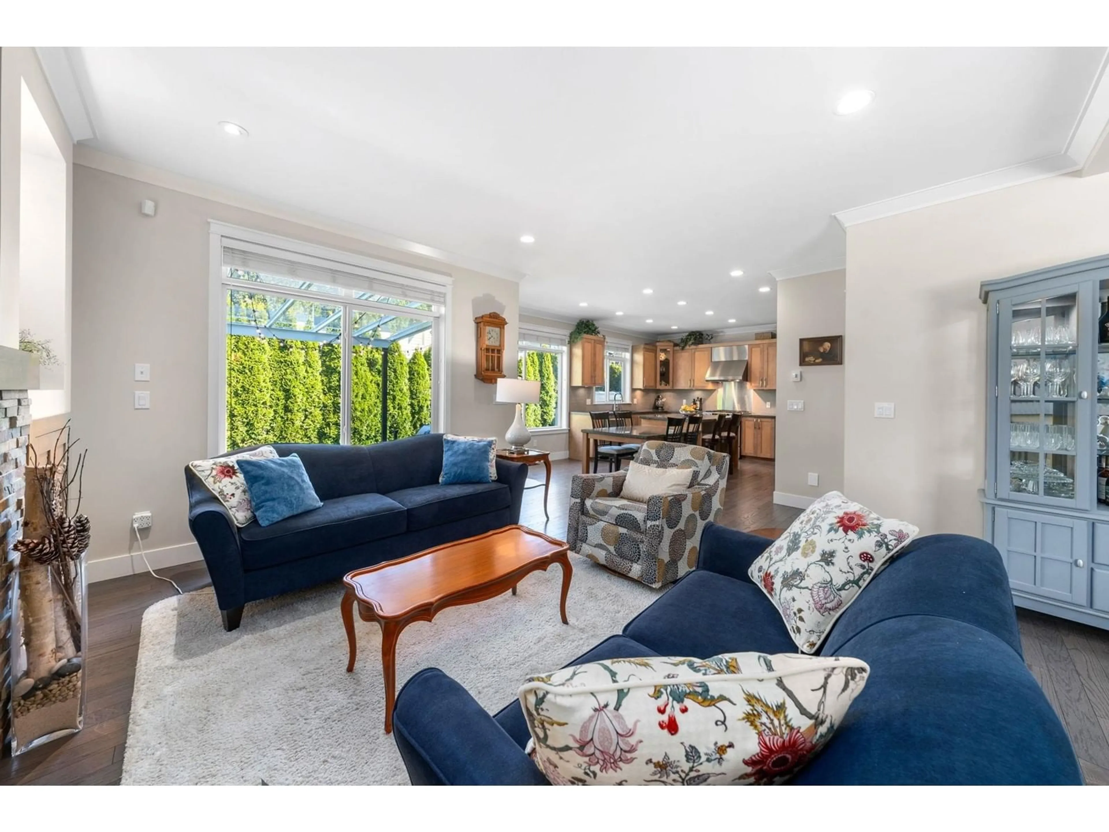 Living room with furniture, unknown for 17263 0A, Surrey British Columbia V3Z9P3
