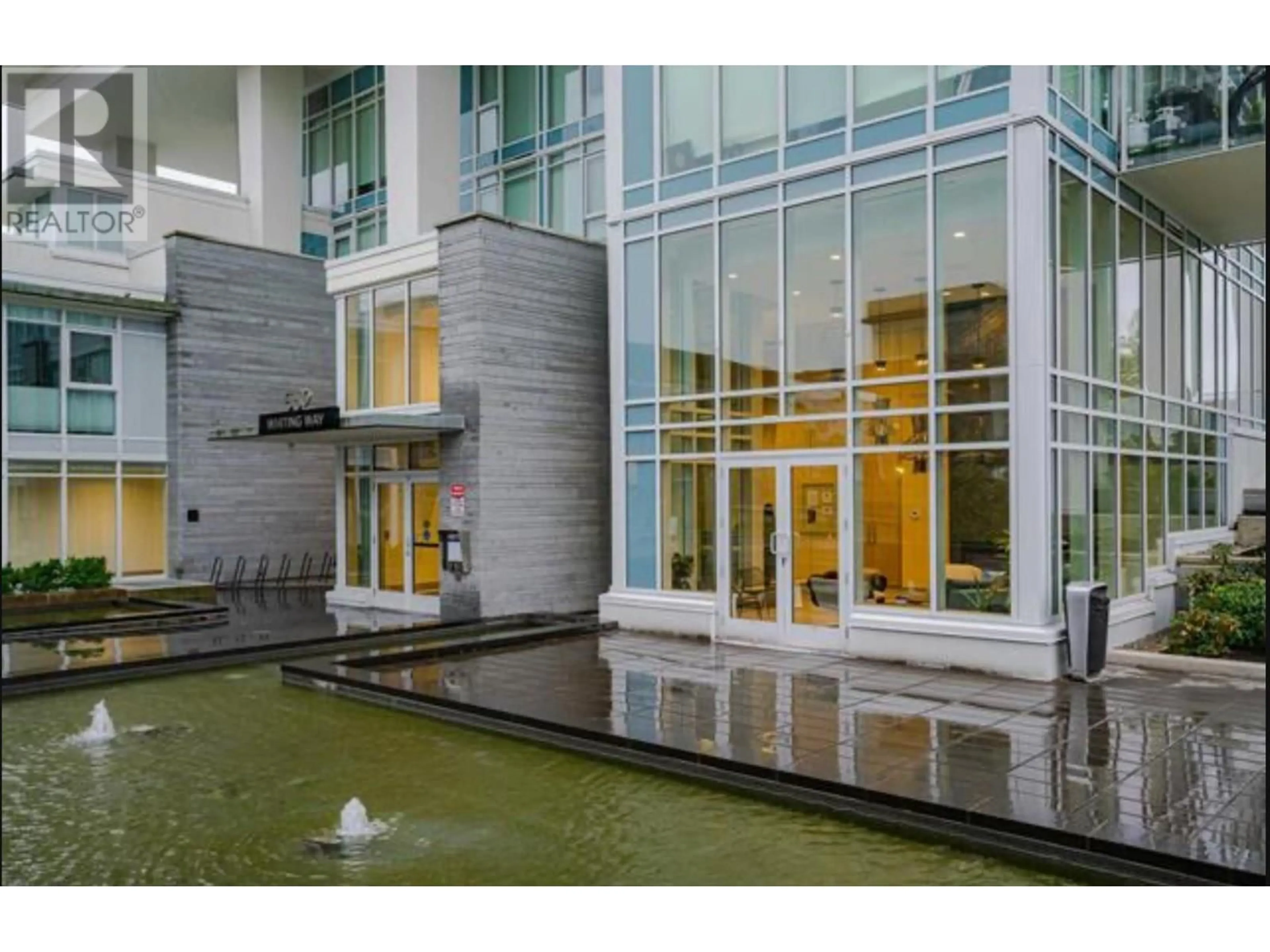 Indoor foyer for 909 - 652 WHITING WAY, Coquitlam British Columbia V3J0K3