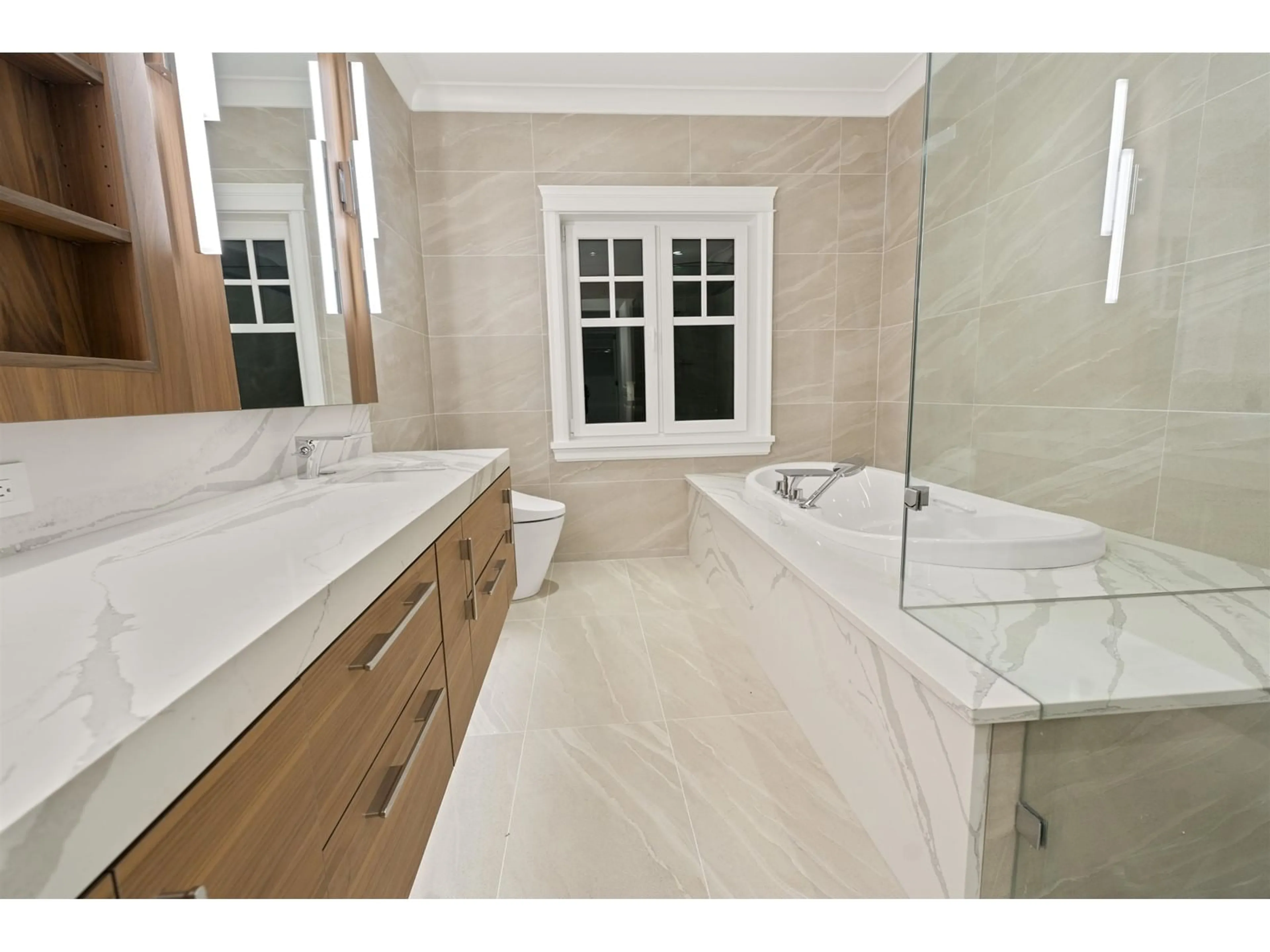 Contemporary bathroom, ceramic/tile floor for 2458 140, Surrey British Columbia V4P2C6