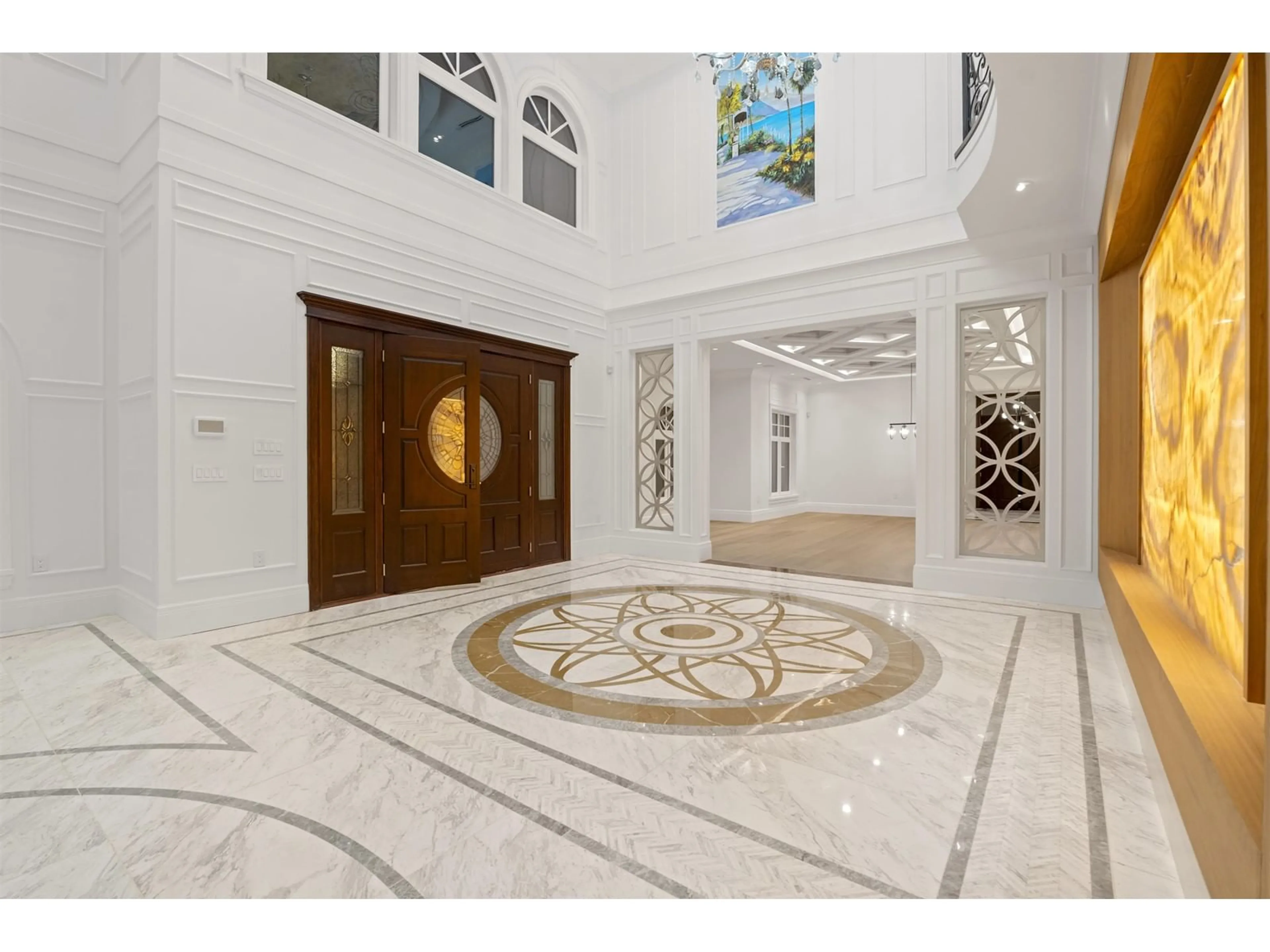 Indoor foyer for 2458 140, Surrey British Columbia V4P2C6