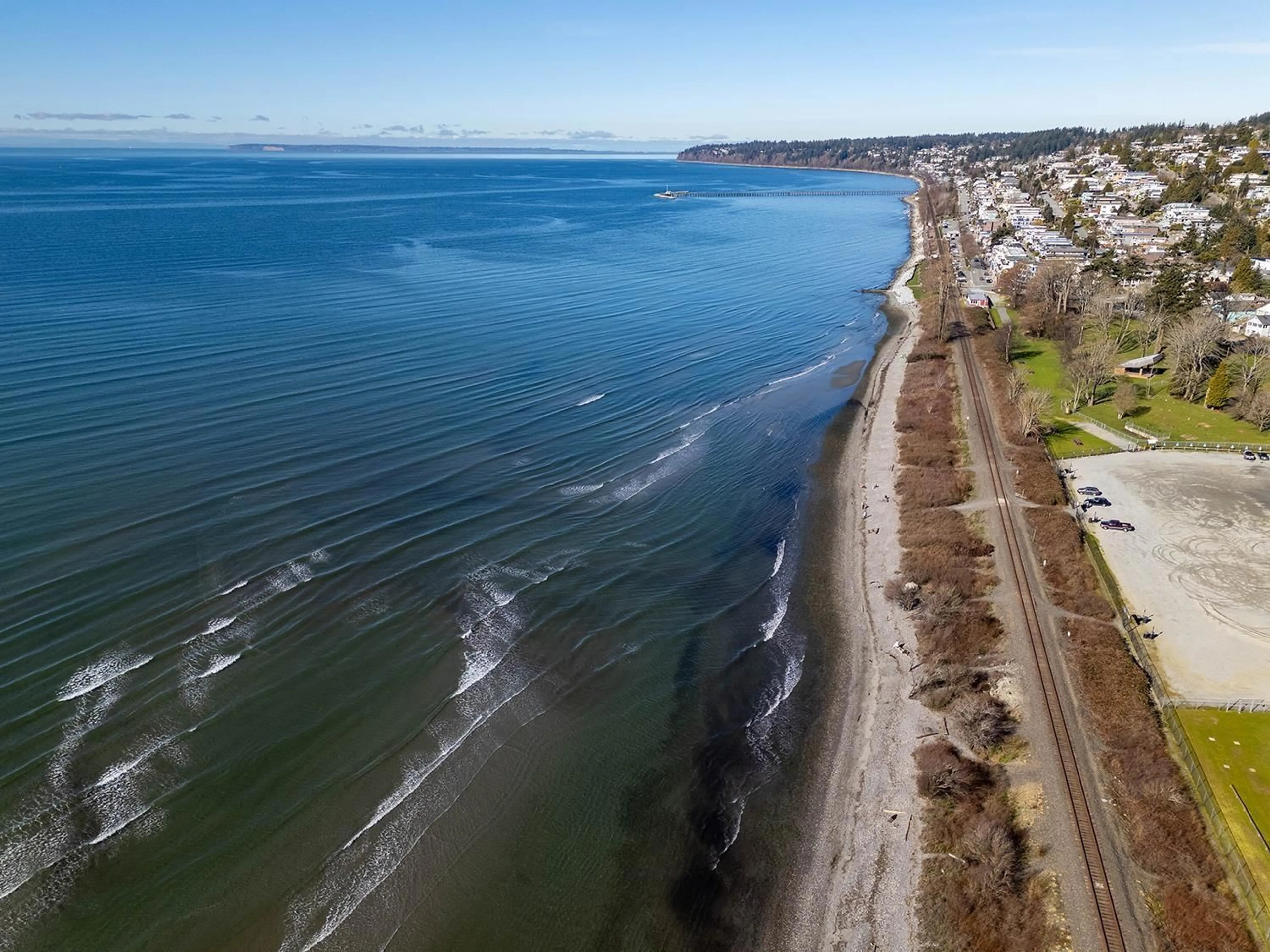 A pic from outside/outdoor area/front of a property/back of a property/a pic from drone, water/lake/river/ocean view for 887 STEVENS, White Rock British Columbia V4B4X3