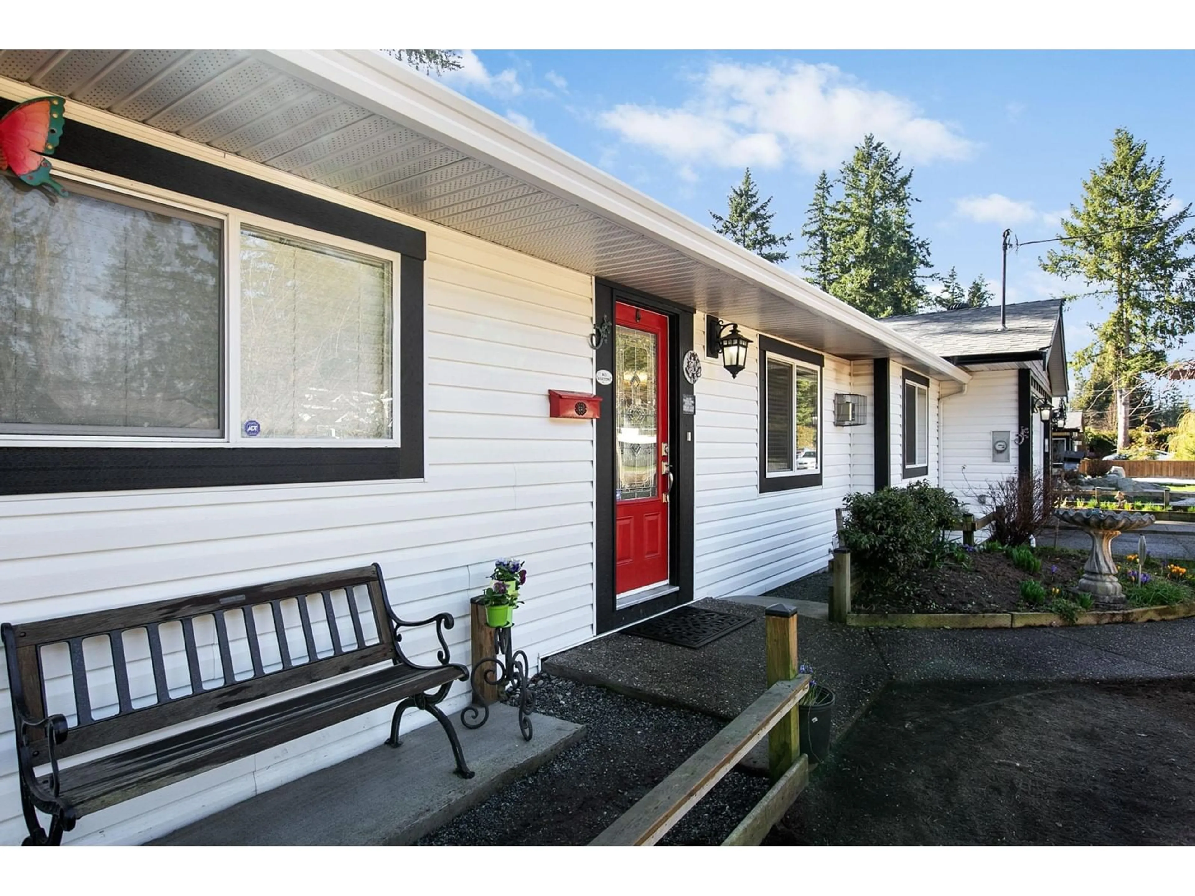 Home with vinyl exterior material, street for 20770 39, Langley British Columbia V3A2V8