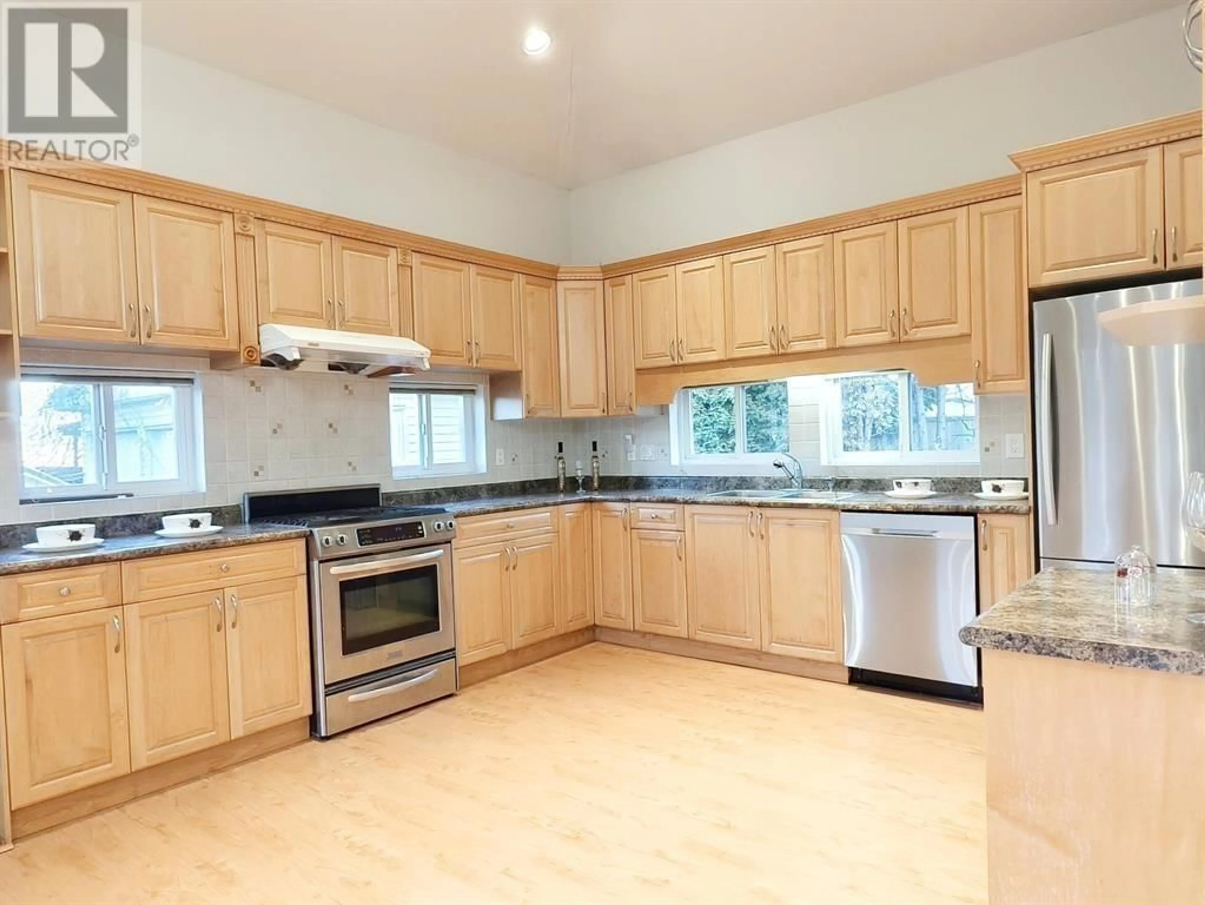 Unknown for 7668 WHEATER COURT, Burnaby British Columbia V5E4P3