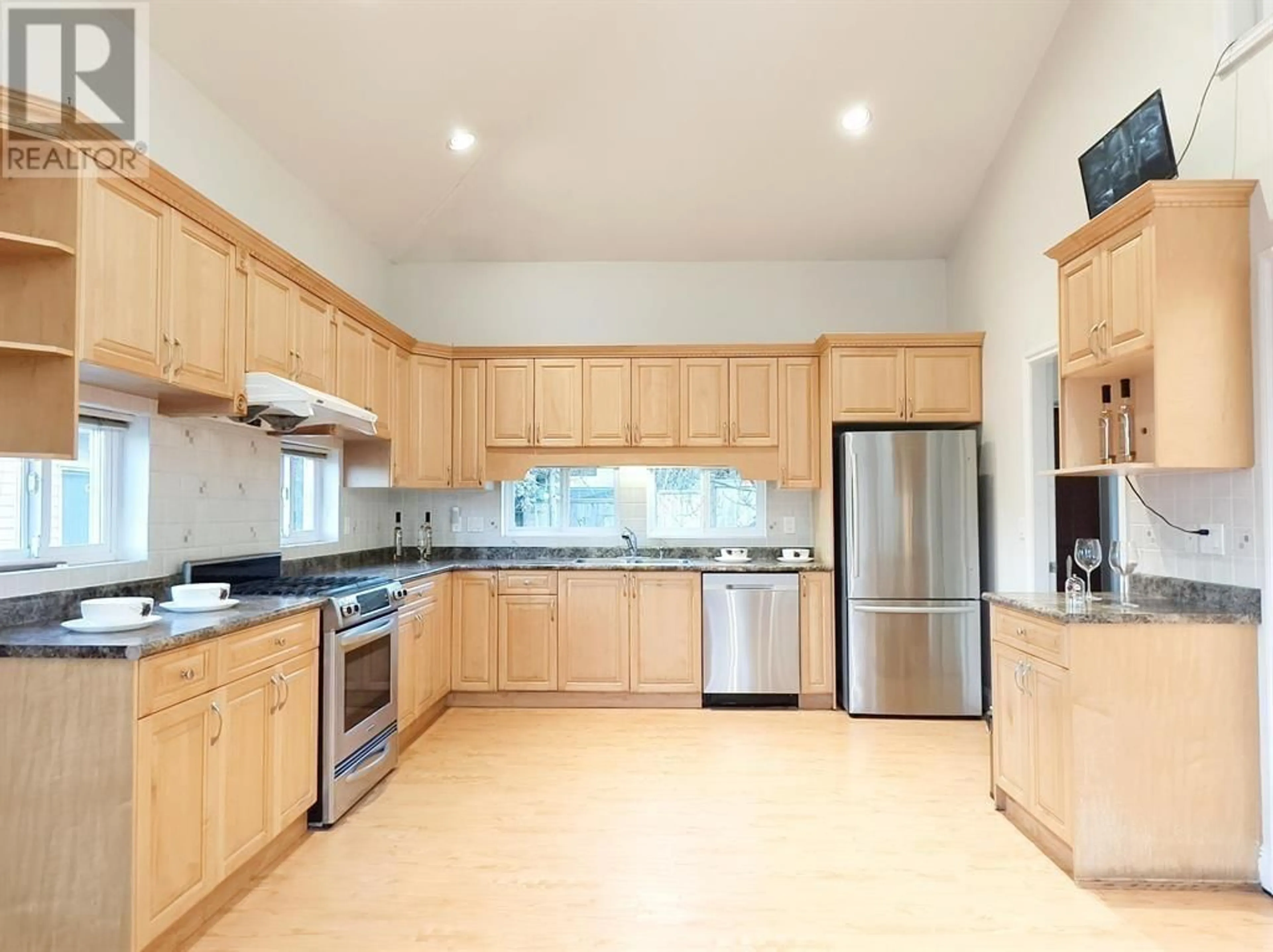 Unknown for 7668 WHEATER COURT, Burnaby British Columbia V5E4P3