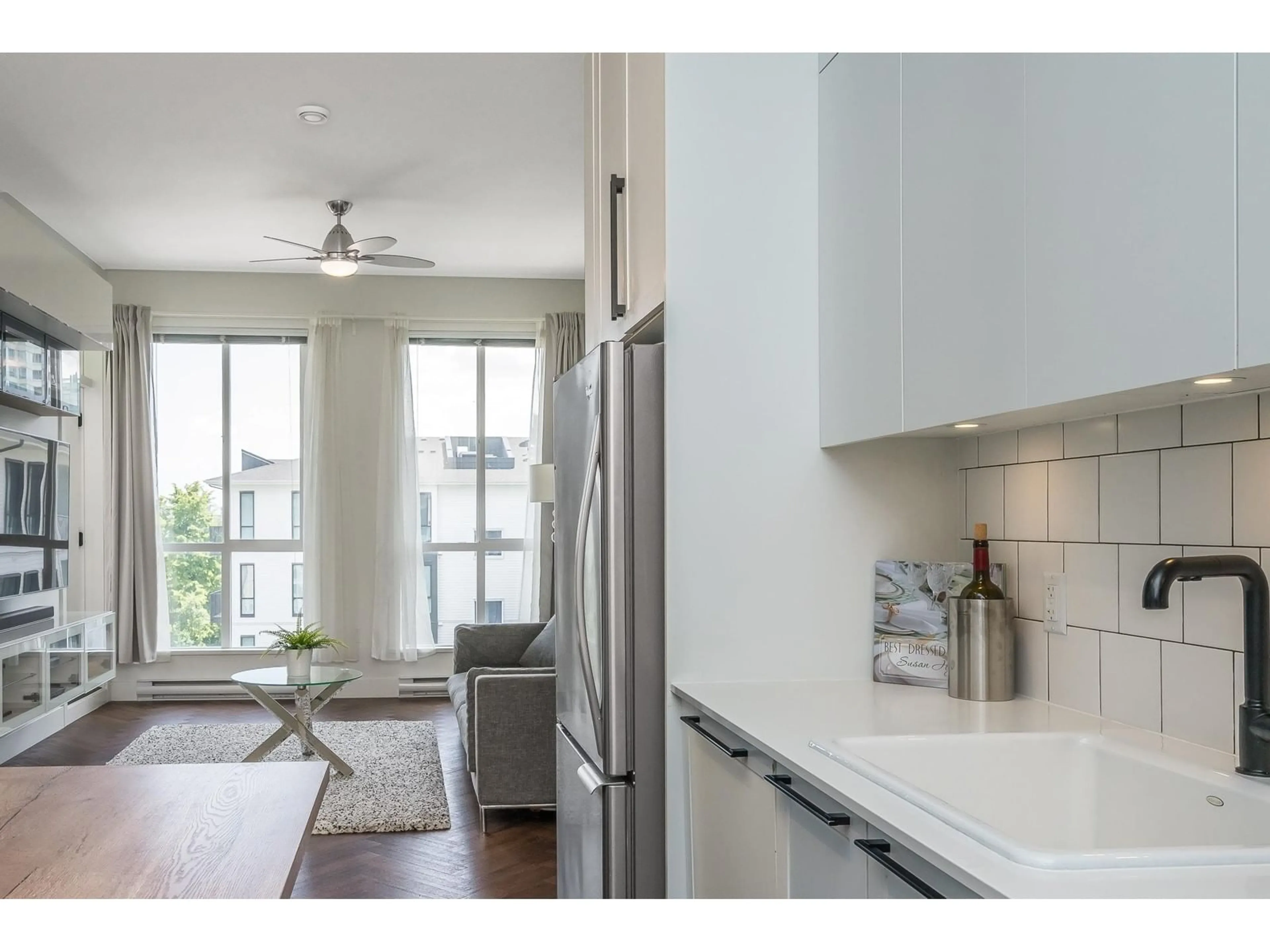 Open concept kitchen, unknown for 414 - 14968 101A, Surrey British Columbia V3R0E8