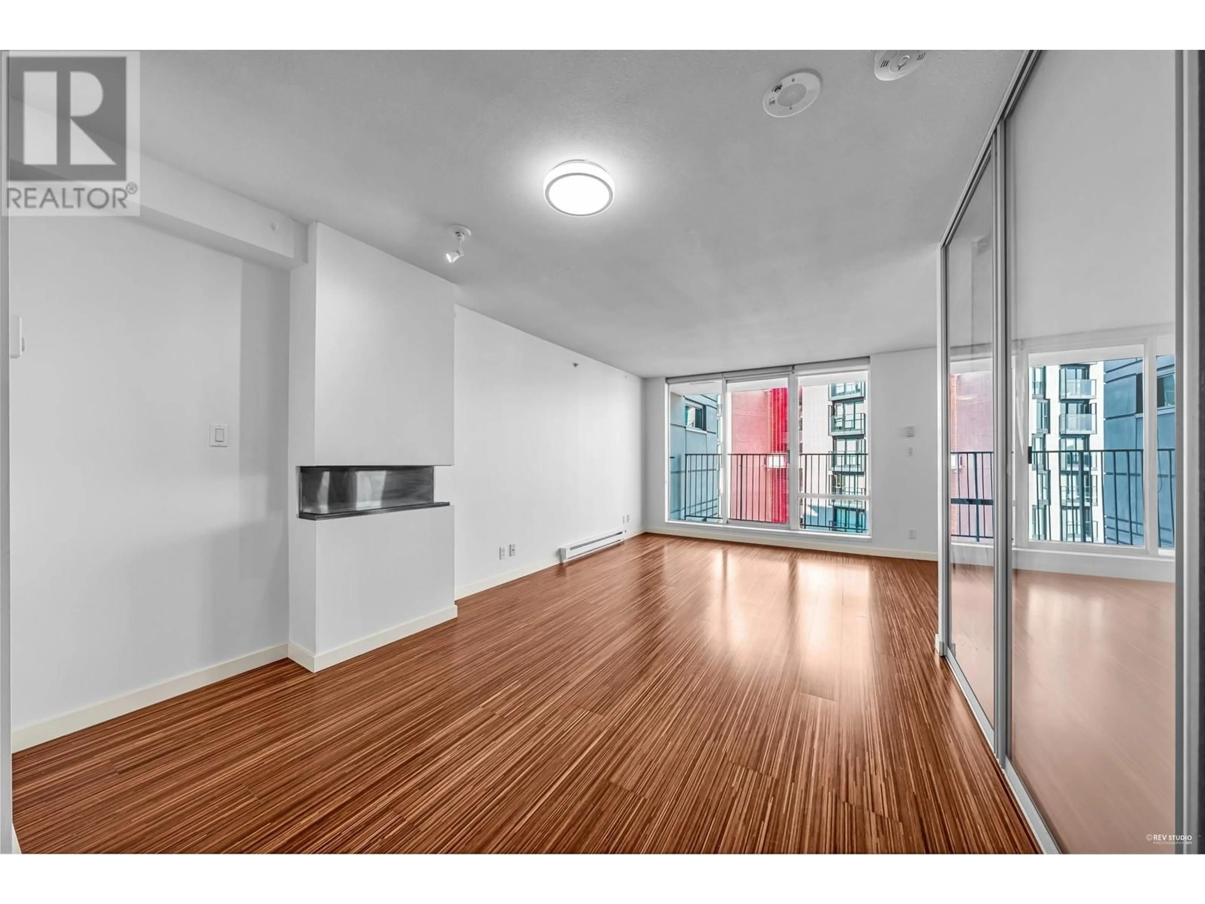 Unknown for 801 - 328 11TH AVENUE, Vancouver British Columbia V5T4W1