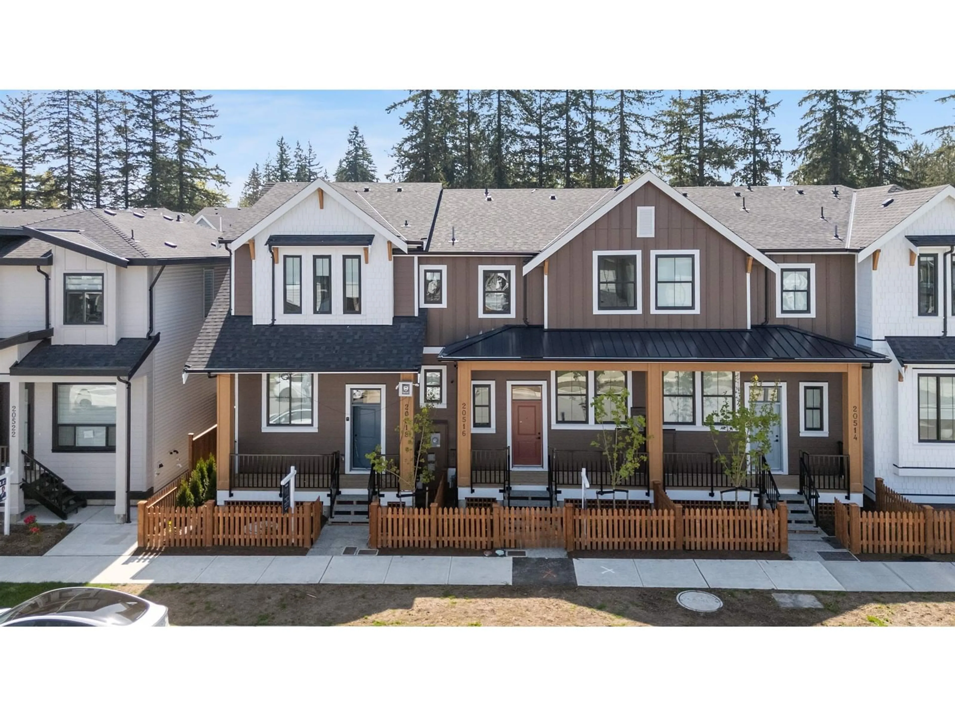 Home with vinyl exterior material, mountain view for 20518 75, Langley British Columbia V2Y1V5