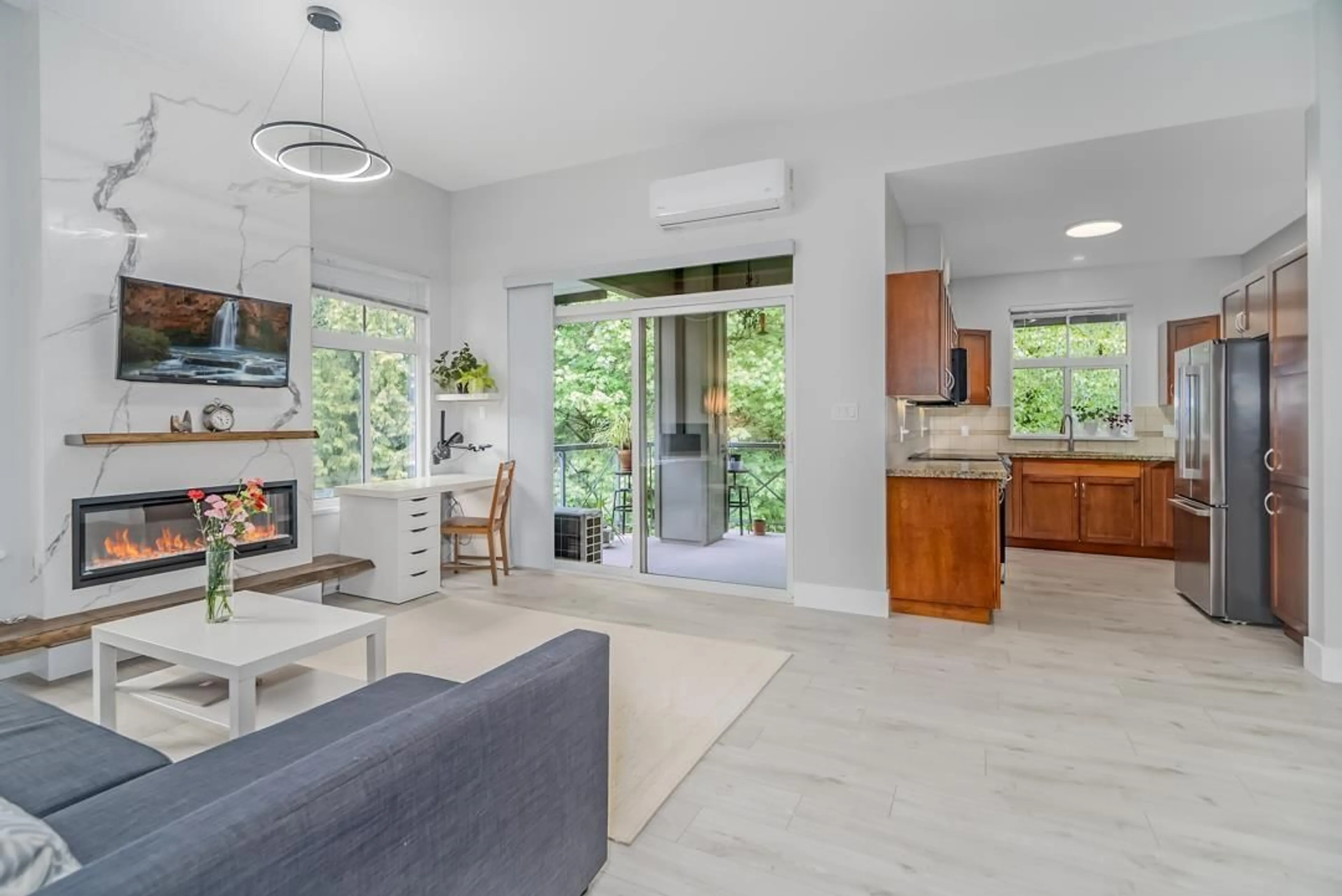 Open concept kitchen, unknown for 408 - 33328 BOURQUIN EAST, Abbotsford British Columbia V2S1Y1