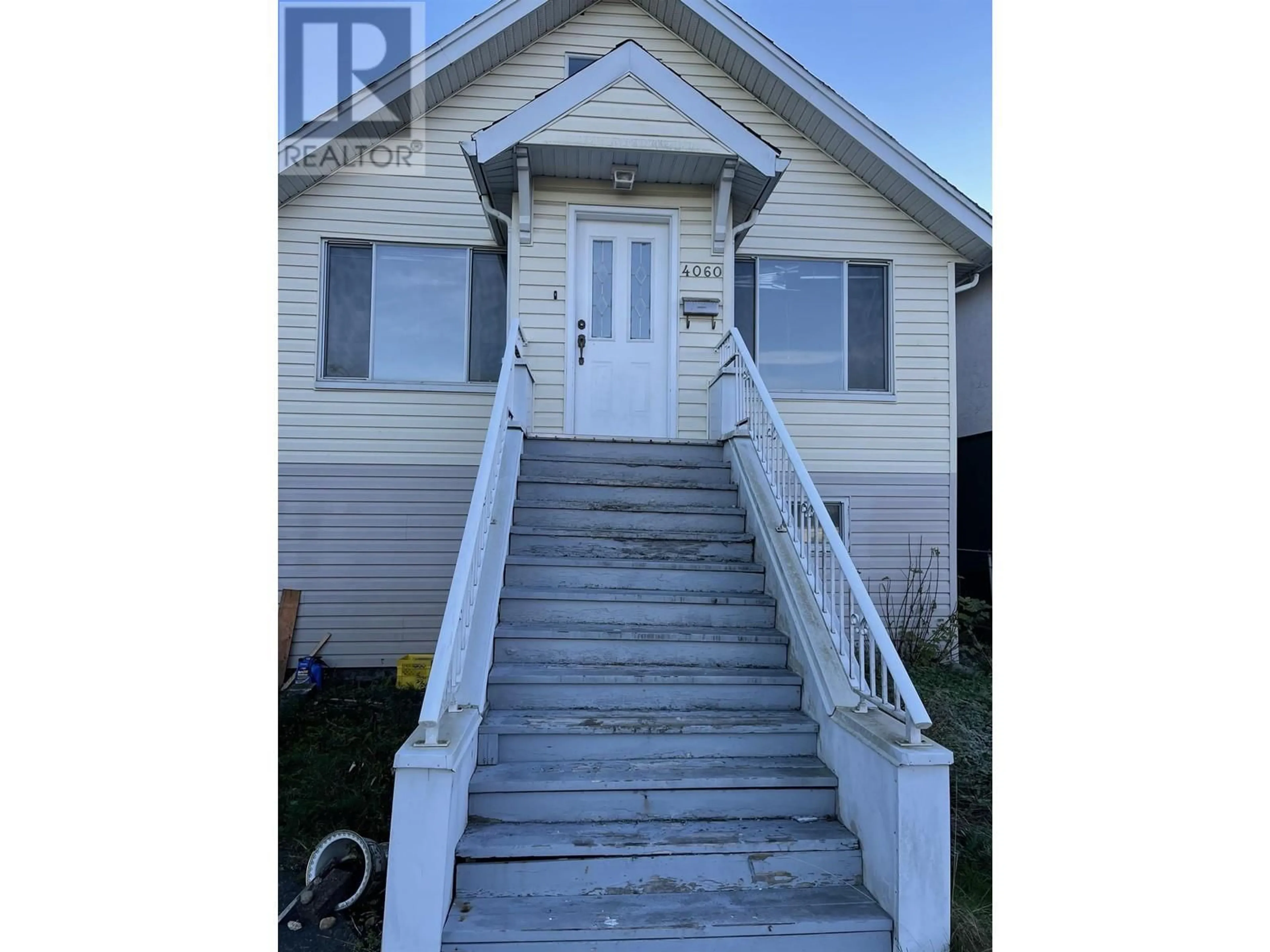 Stairs for 4060 SLOCAN STREET, Vancouver British Columbia V5R1Y8