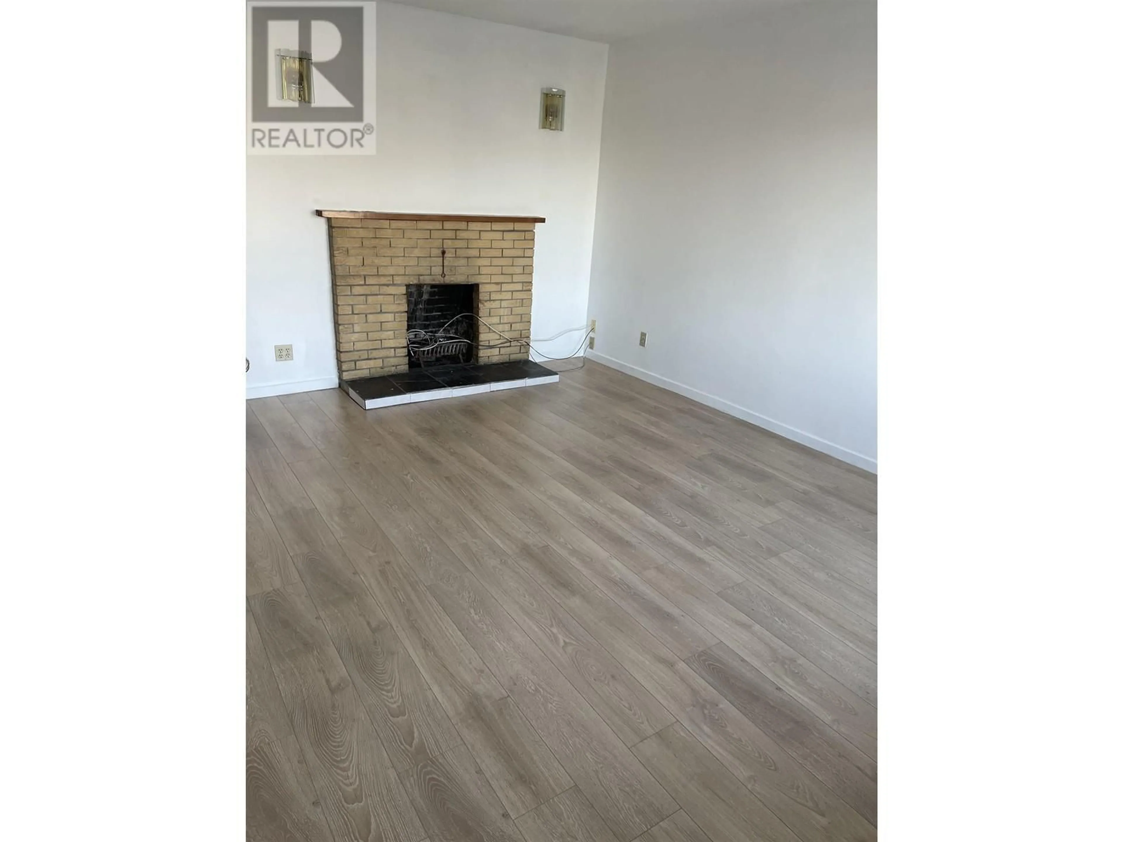 A pic of a room for 4060 SLOCAN STREET, Vancouver British Columbia V5R1Y8