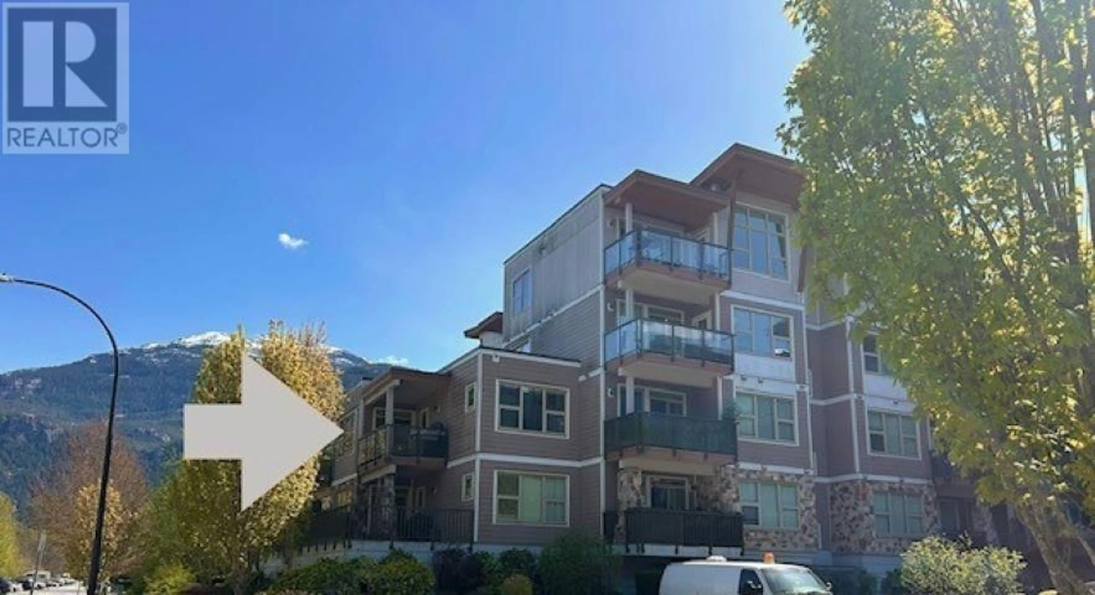 A pic from outside/outdoor area/front of a property/back of a property/a pic from drone, unknown for 315 - 1150 BAILEY STREET, Squamish British Columbia V8B0R4