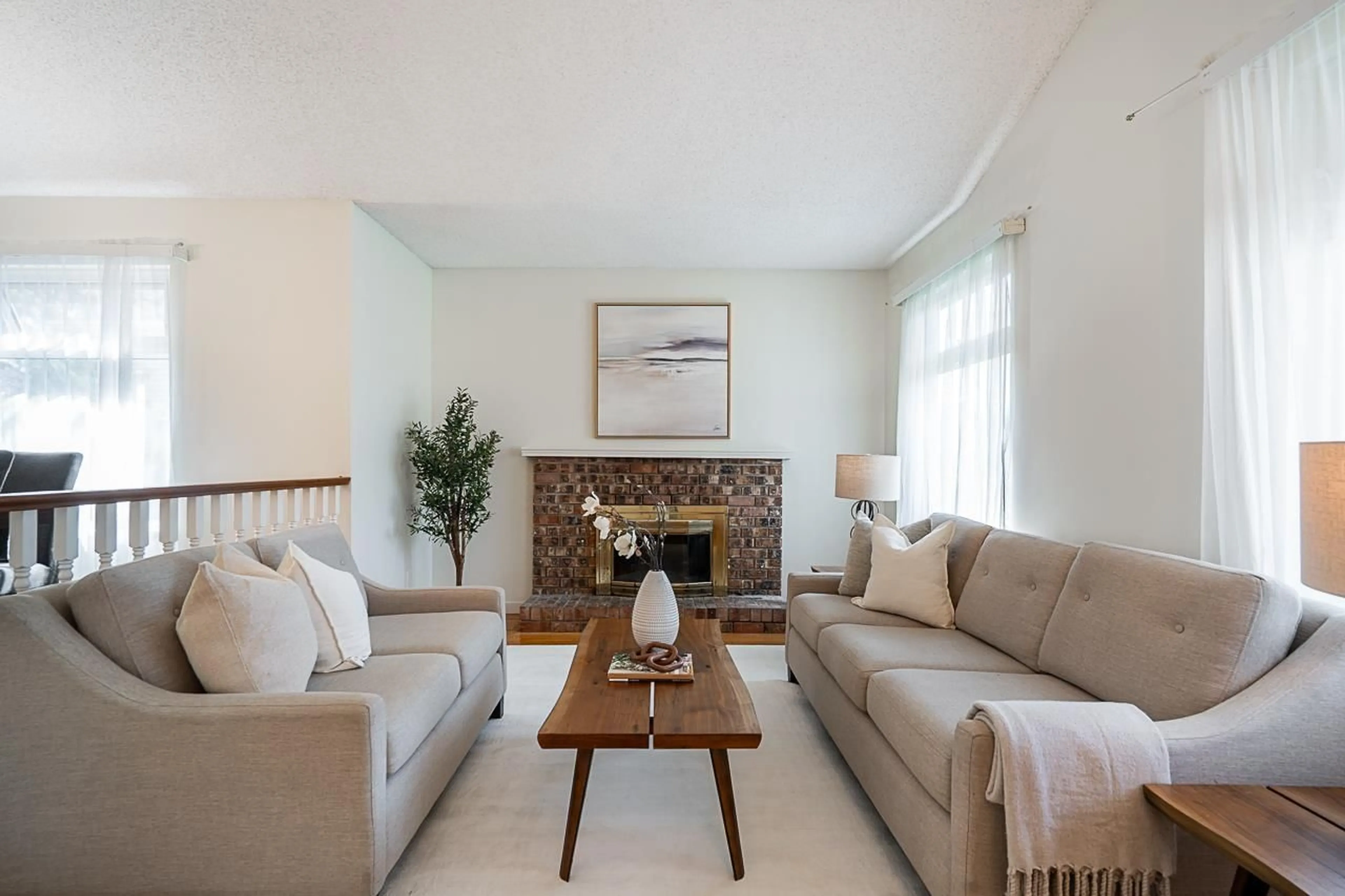 Living room with furniture, unknown for 13449 62, Surrey British Columbia V3X2J1