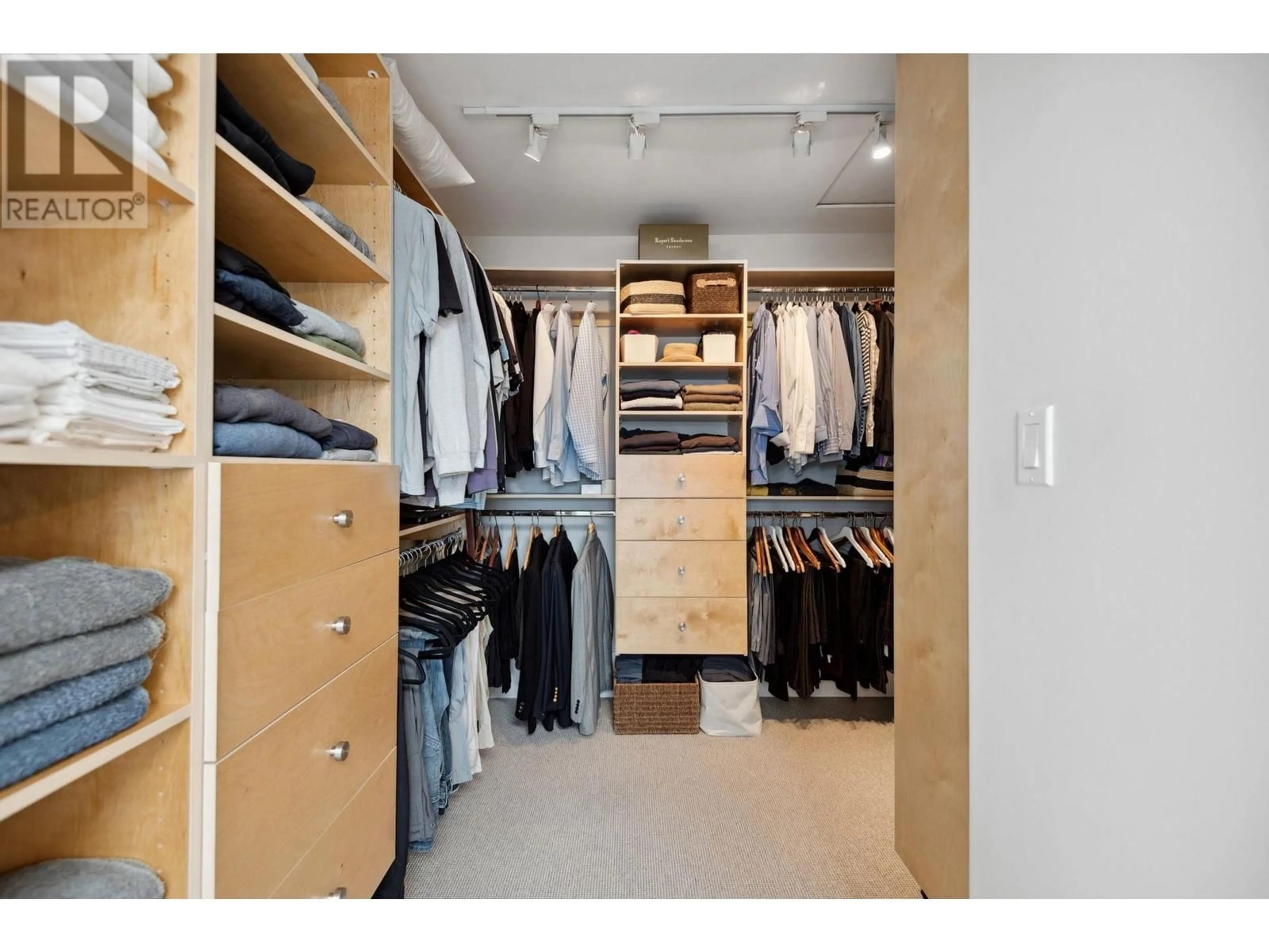Storage room or clothes room or walk-in closet for 3881 14TH AVENUE, Vancouver British Columbia V6R2X1
