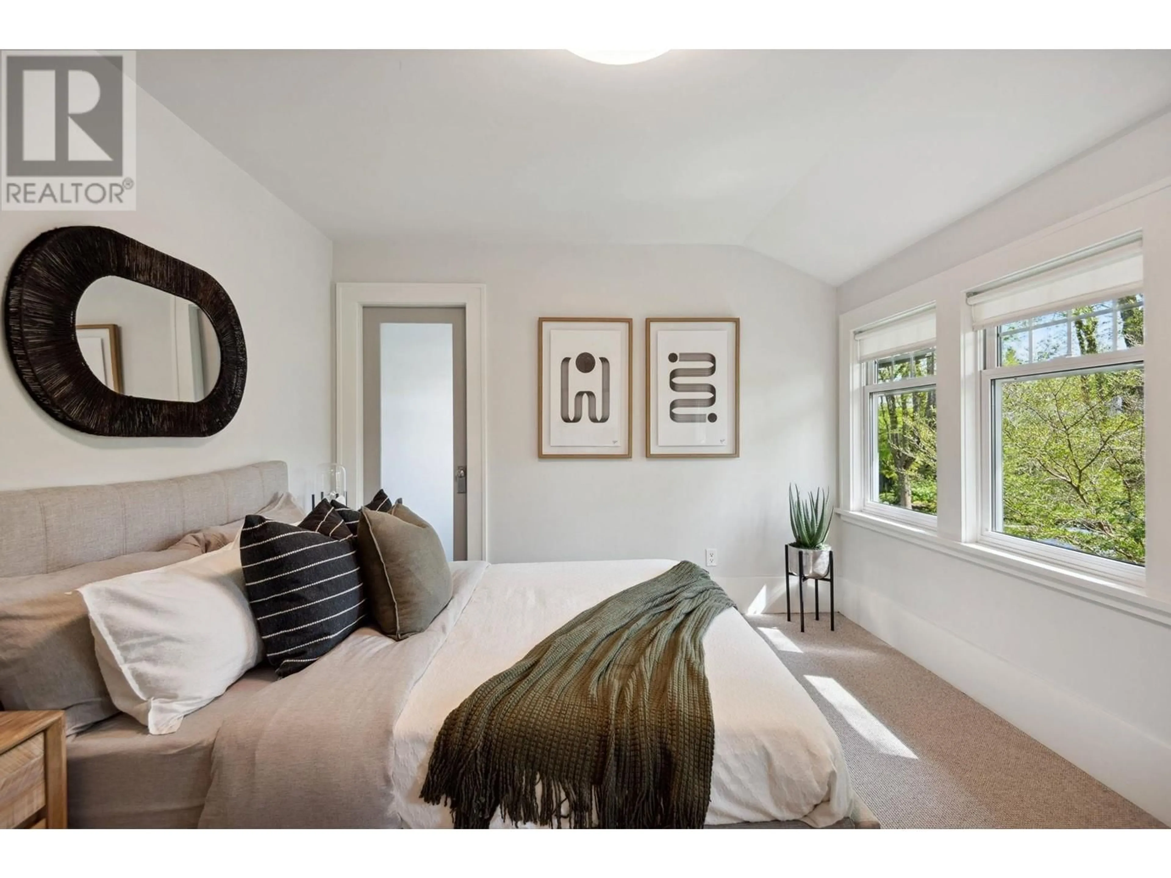 A pic of a room for 3881 14TH AVENUE, Vancouver British Columbia V6R2X1