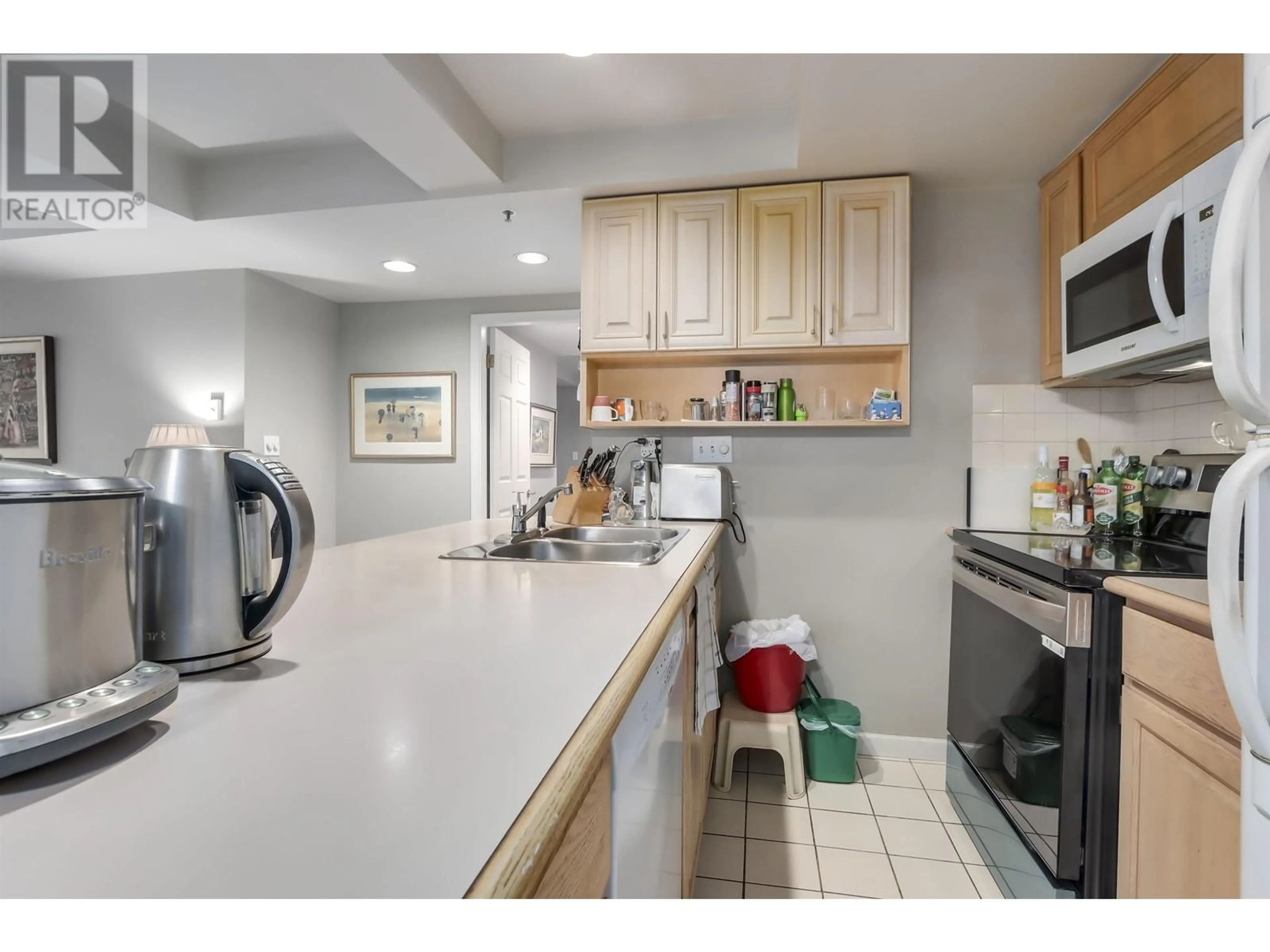 Unknown for 1937 12TH AVENUE, Vancouver British Columbia V6J2G1