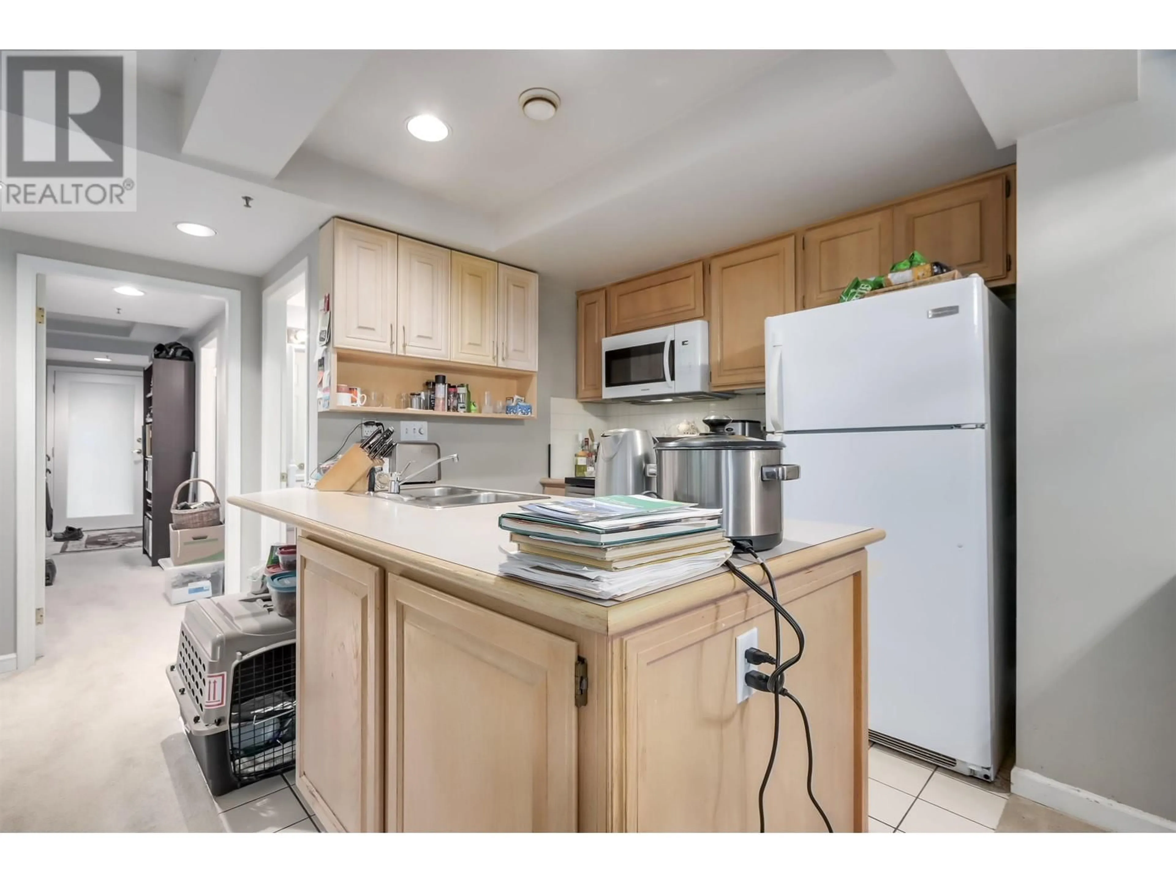 Standard kitchen, unknown for 1937 12TH AVENUE, Vancouver British Columbia V6J2G1