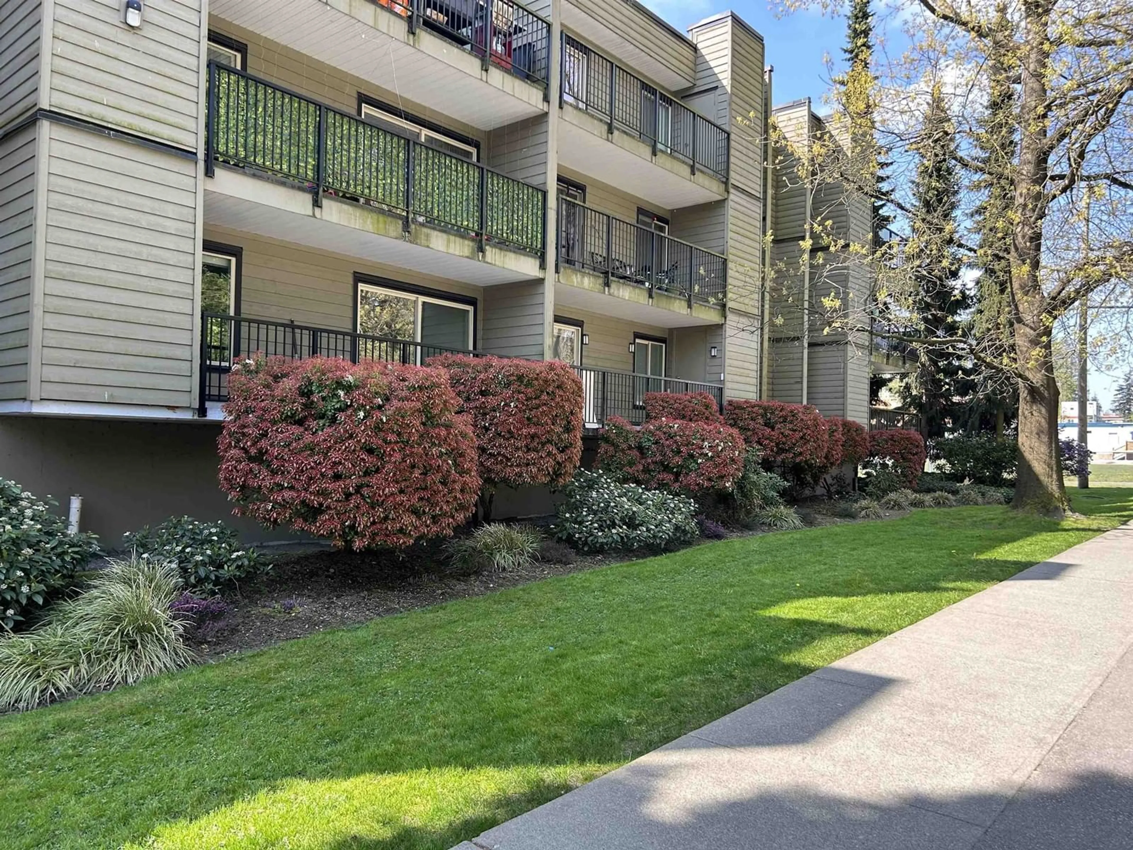 Patio, street for 112 - 10468 148, Surrey British Columbia V3R8T1