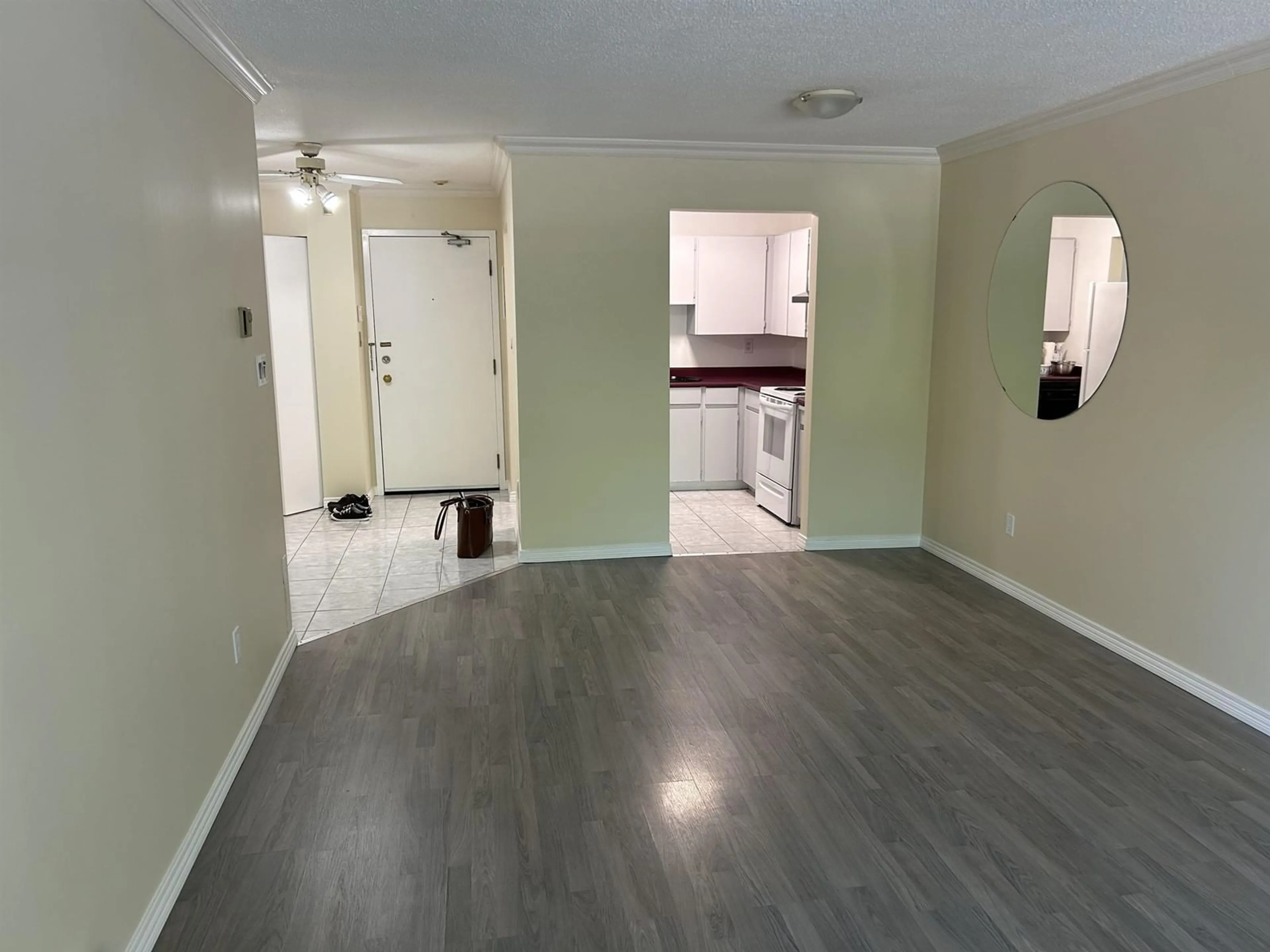 A pic of a room for 112 - 10468 148, Surrey British Columbia V3R8T1