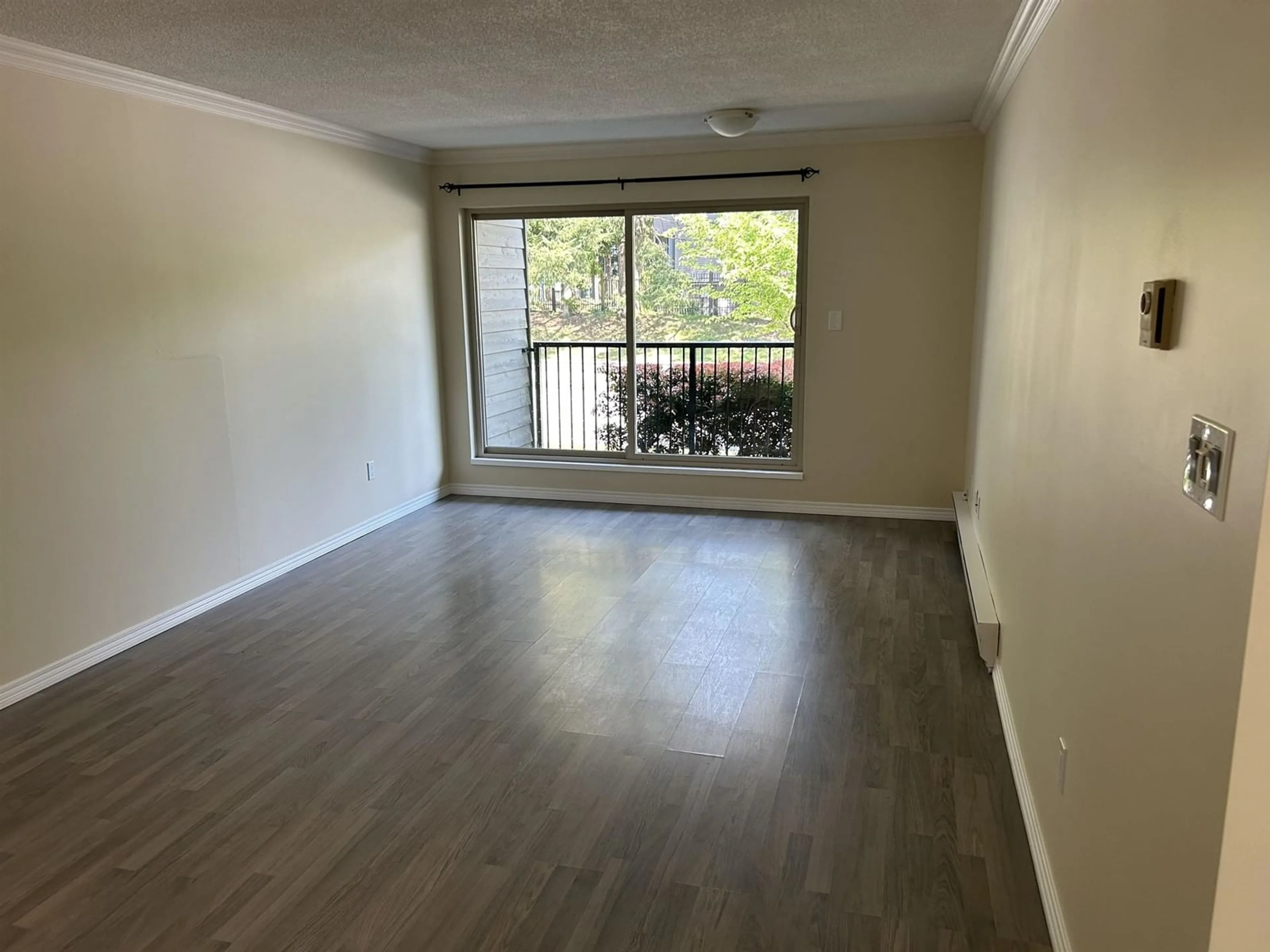 A pic of a room for 112 - 10468 148, Surrey British Columbia V3R8T1