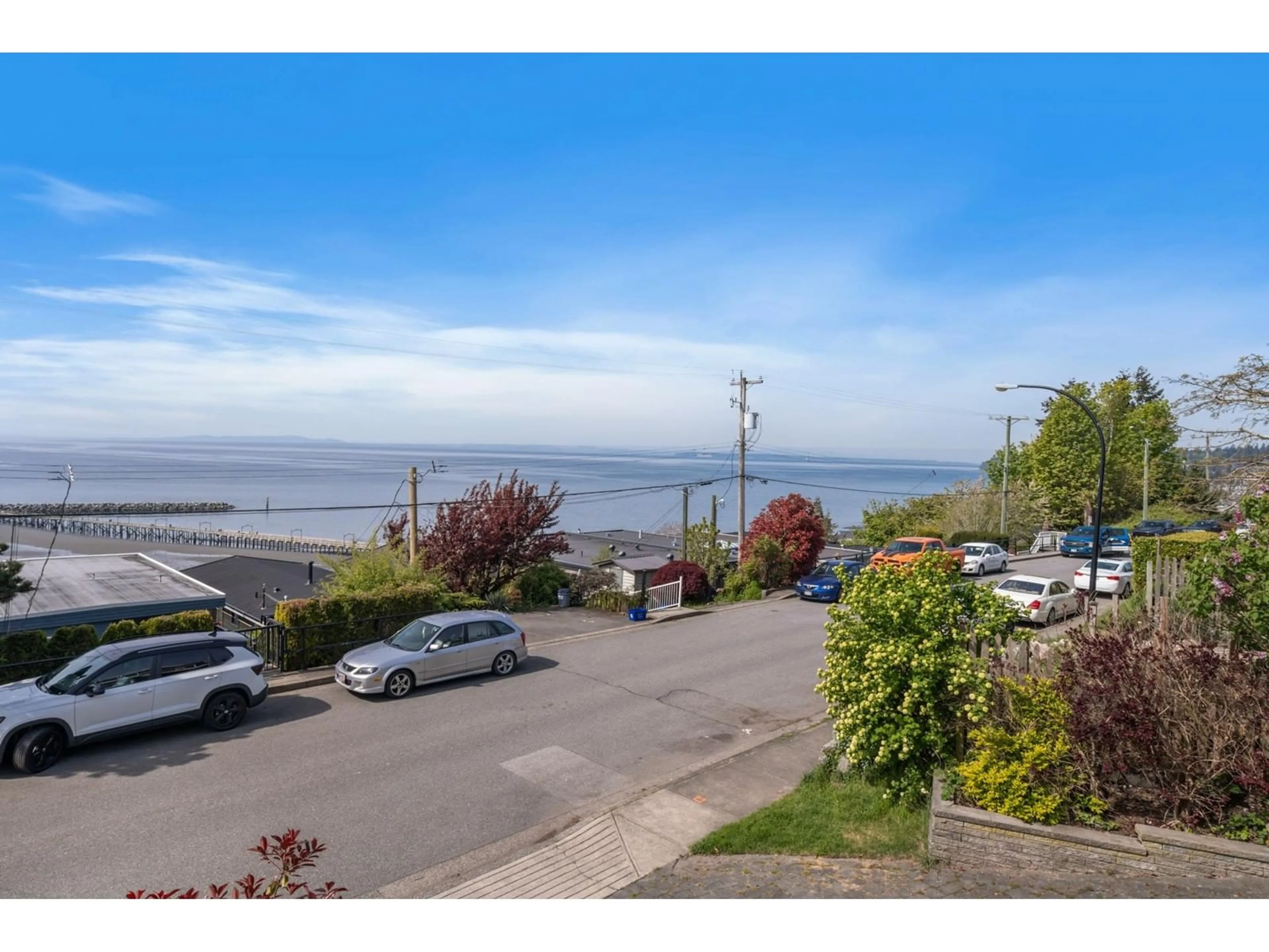 A pic from outside/outdoor area/front of a property/back of a property/a pic from drone, water/lake/river/ocean view for 15145 VICTORIA, White Rock British Columbia V4B1G5