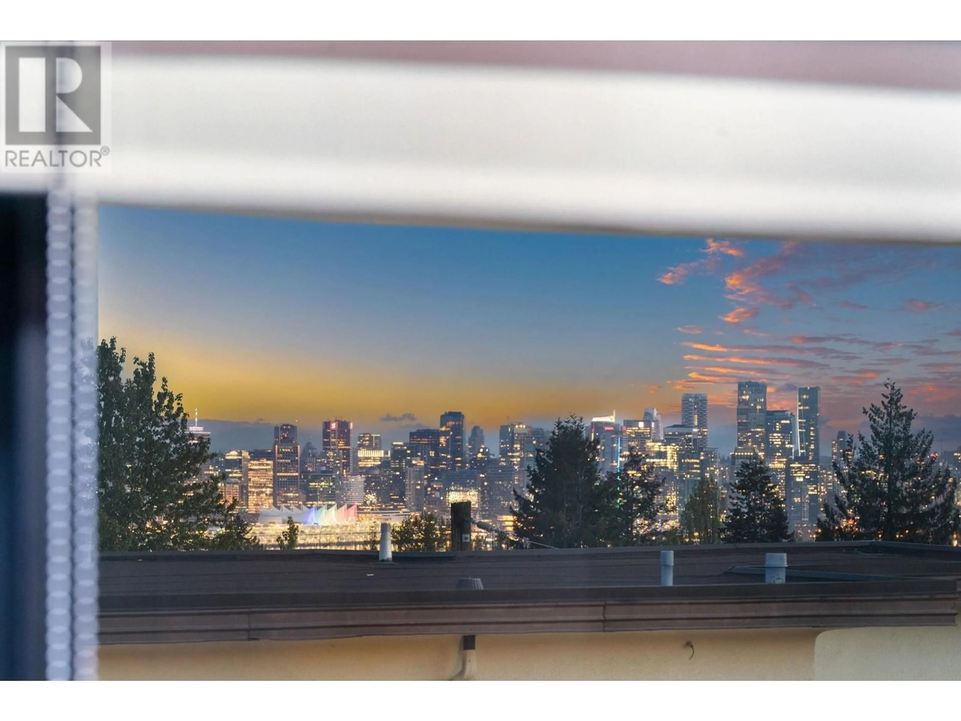 Blurry image for 302 - 2545 LONSDALE AVENUE, North Vancouver British Columbia V7N3H7