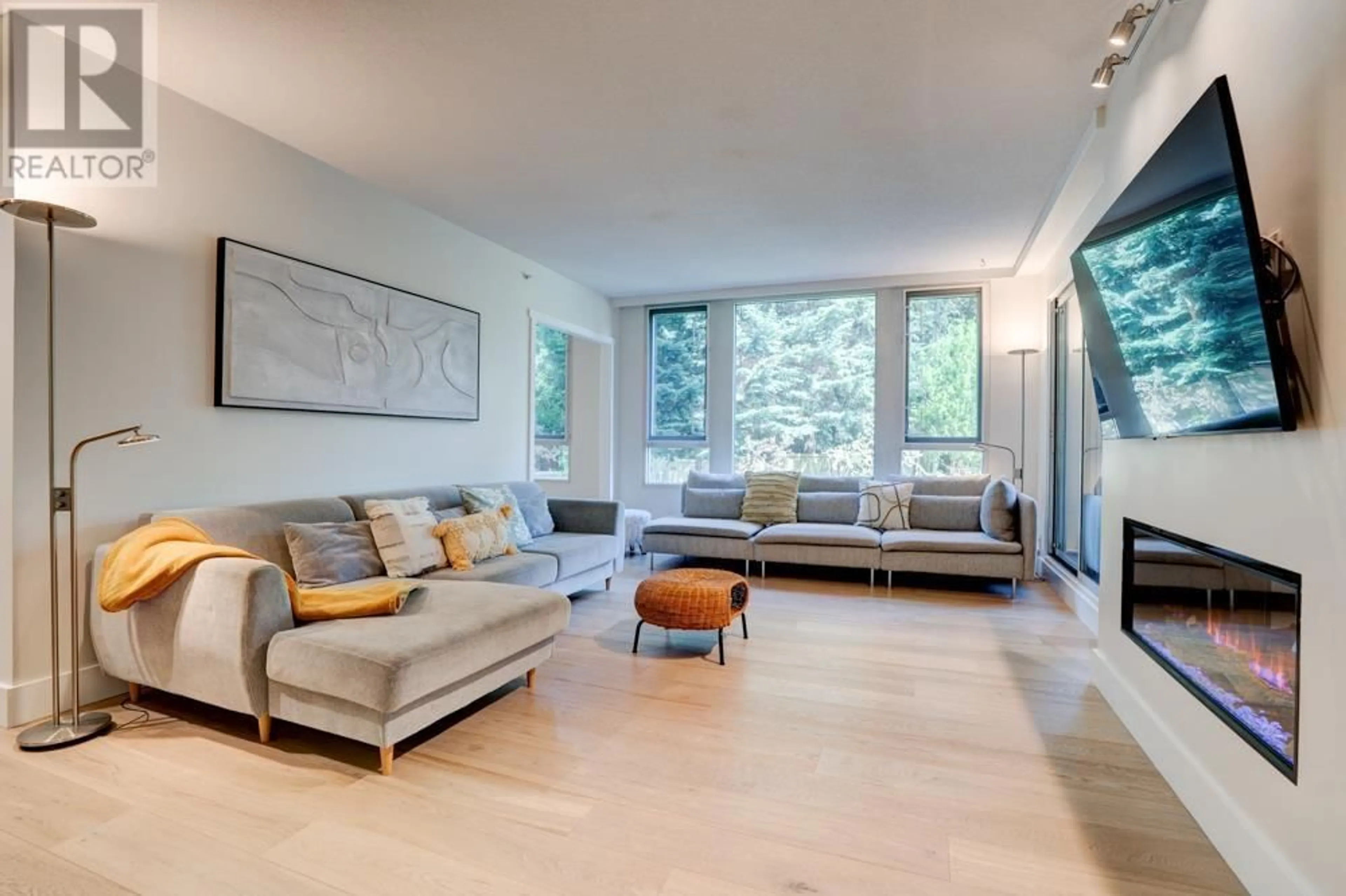 Living room with furniture, unknown for 301 - 5775 HAMPTON PLACE, Vancouver British Columbia V6T2G6
