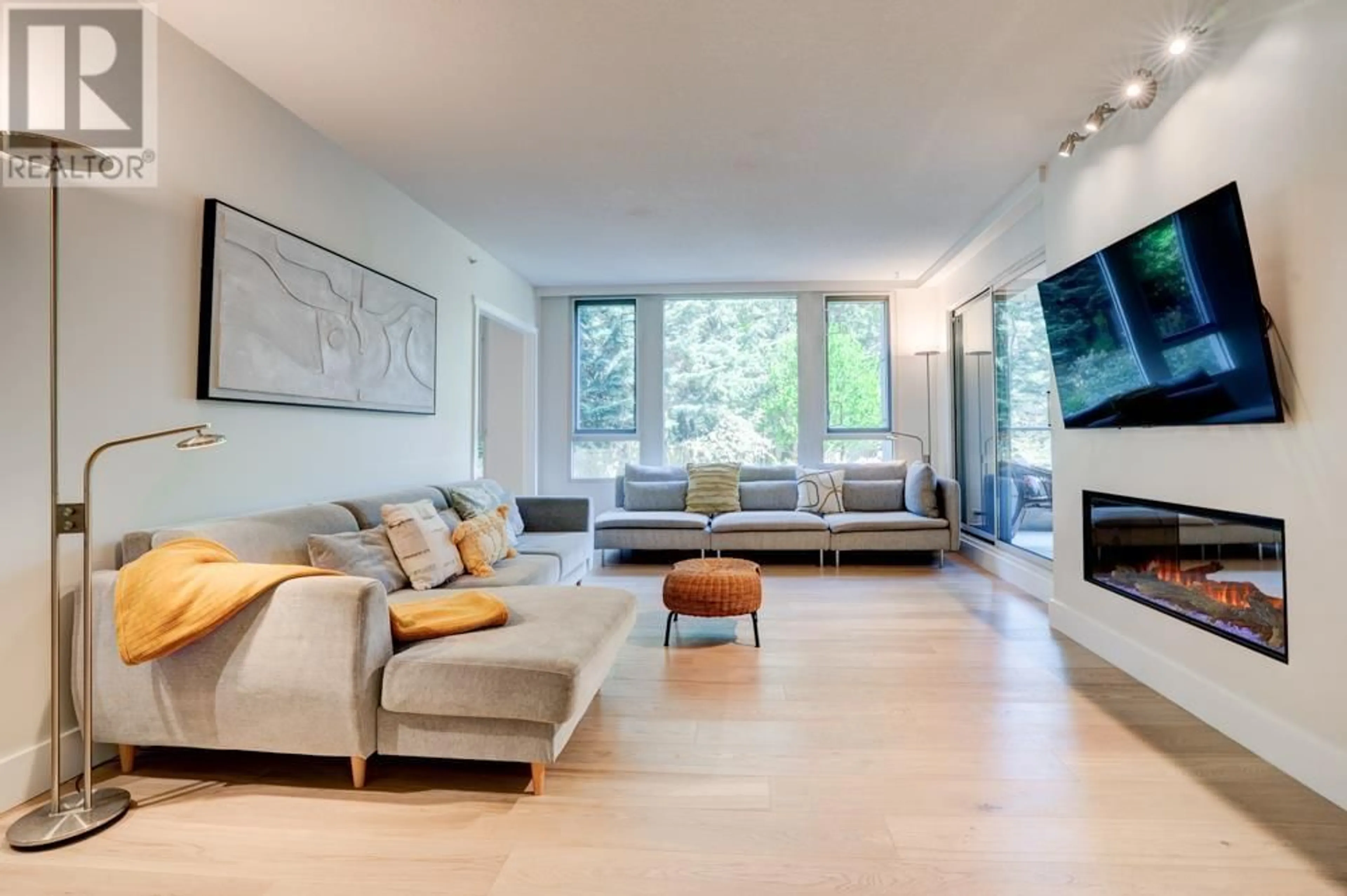 Living room with furniture, unknown for 301 - 5775 HAMPTON PLACE, Vancouver British Columbia V6T2G6