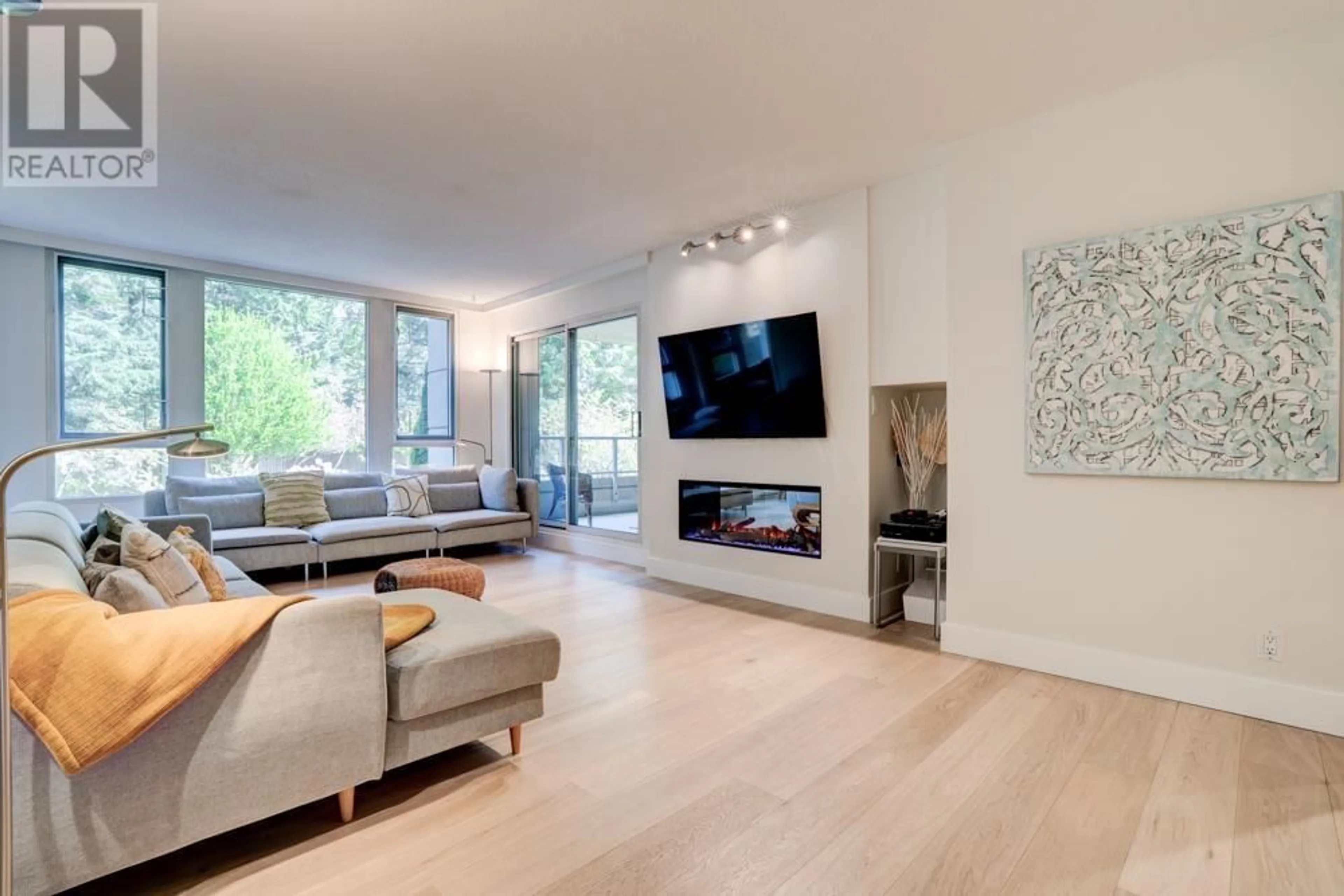 Living room with furniture, unknown for 301 - 5775 HAMPTON PLACE, Vancouver British Columbia V6T2G6