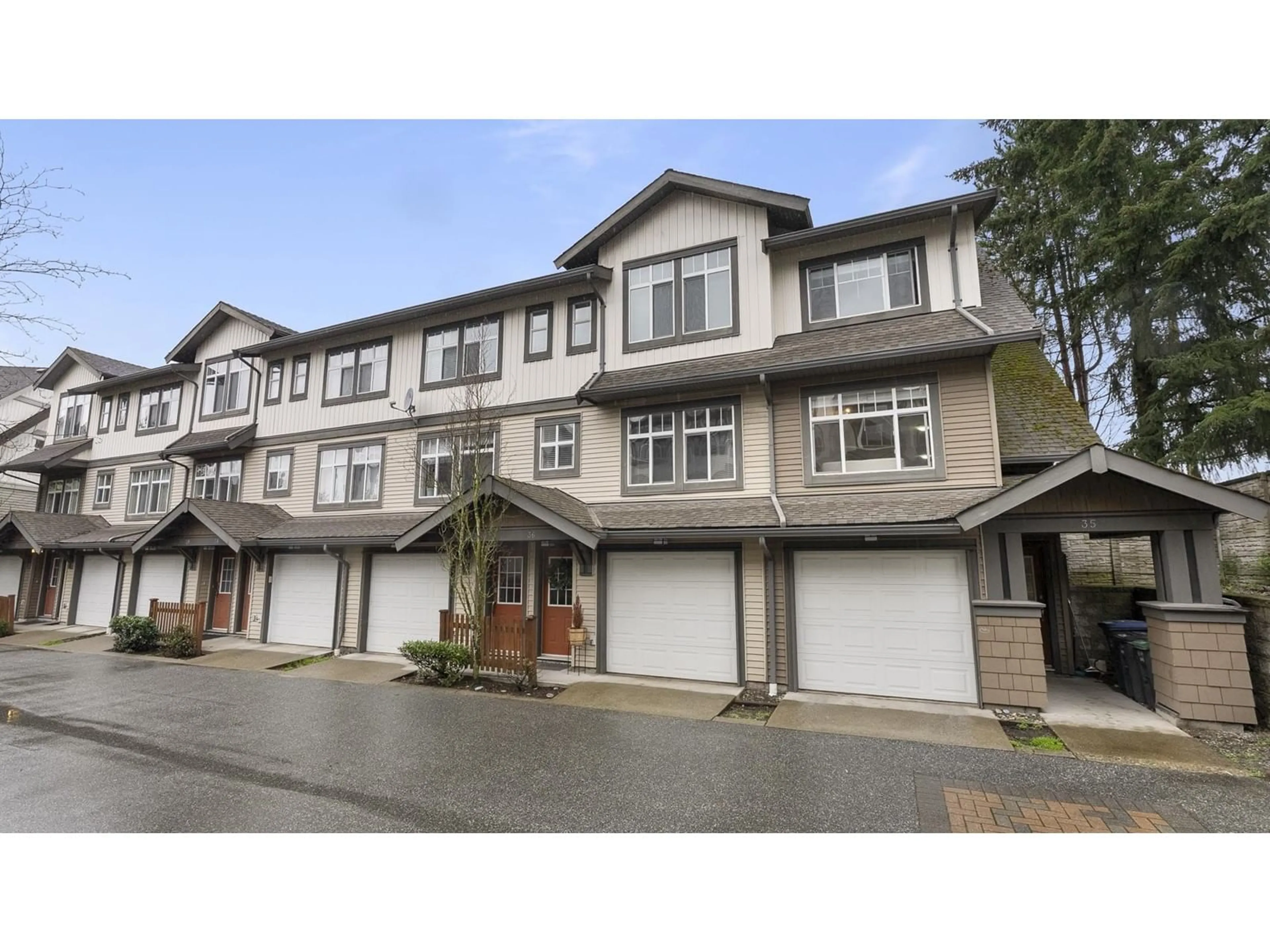 Unknown for 35 - 16233 83, Surrey British Columbia V4N0Z3
