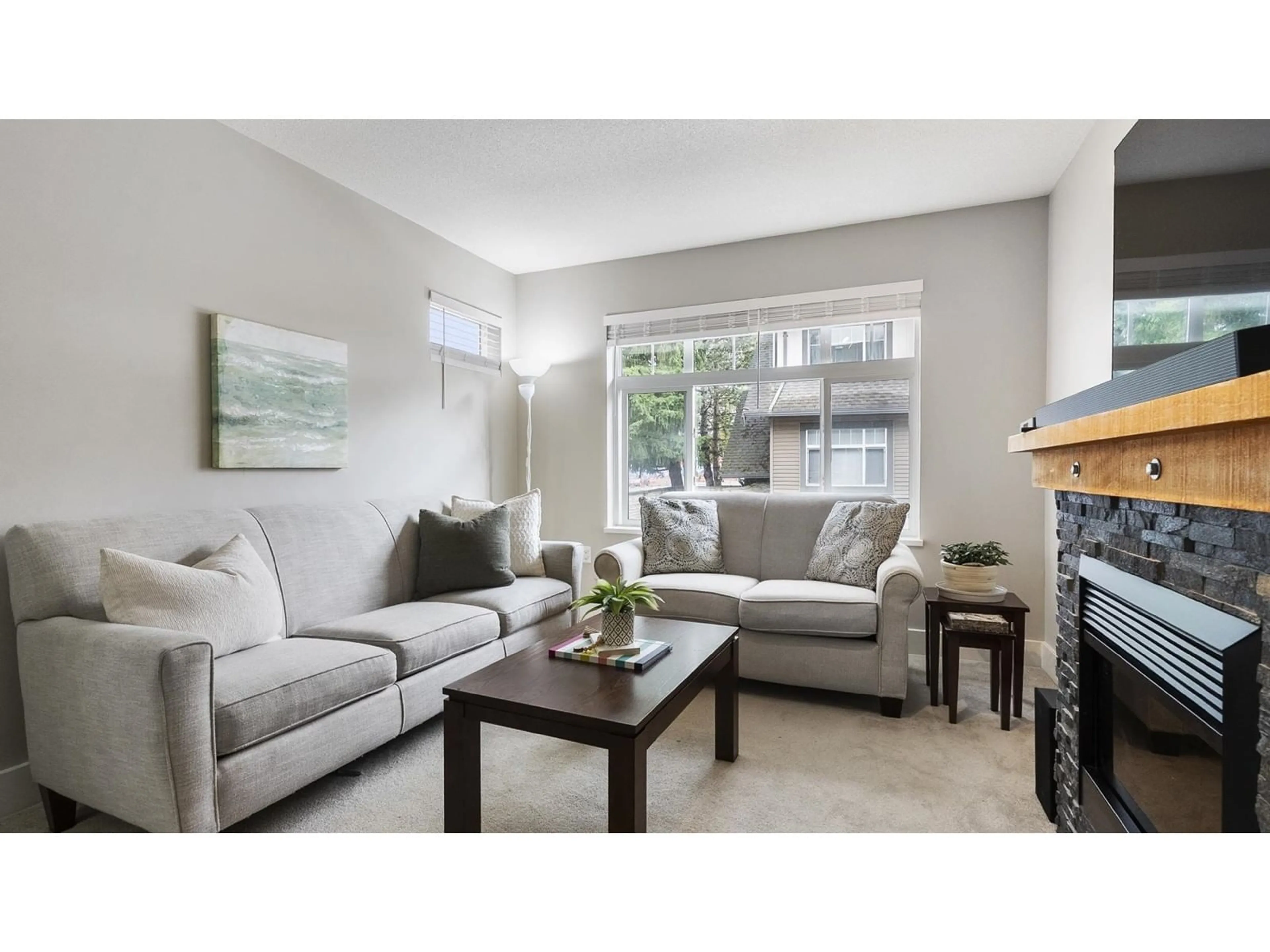 Living room with furniture, unknown for 35 - 16233 83, Surrey British Columbia V4N0Z3