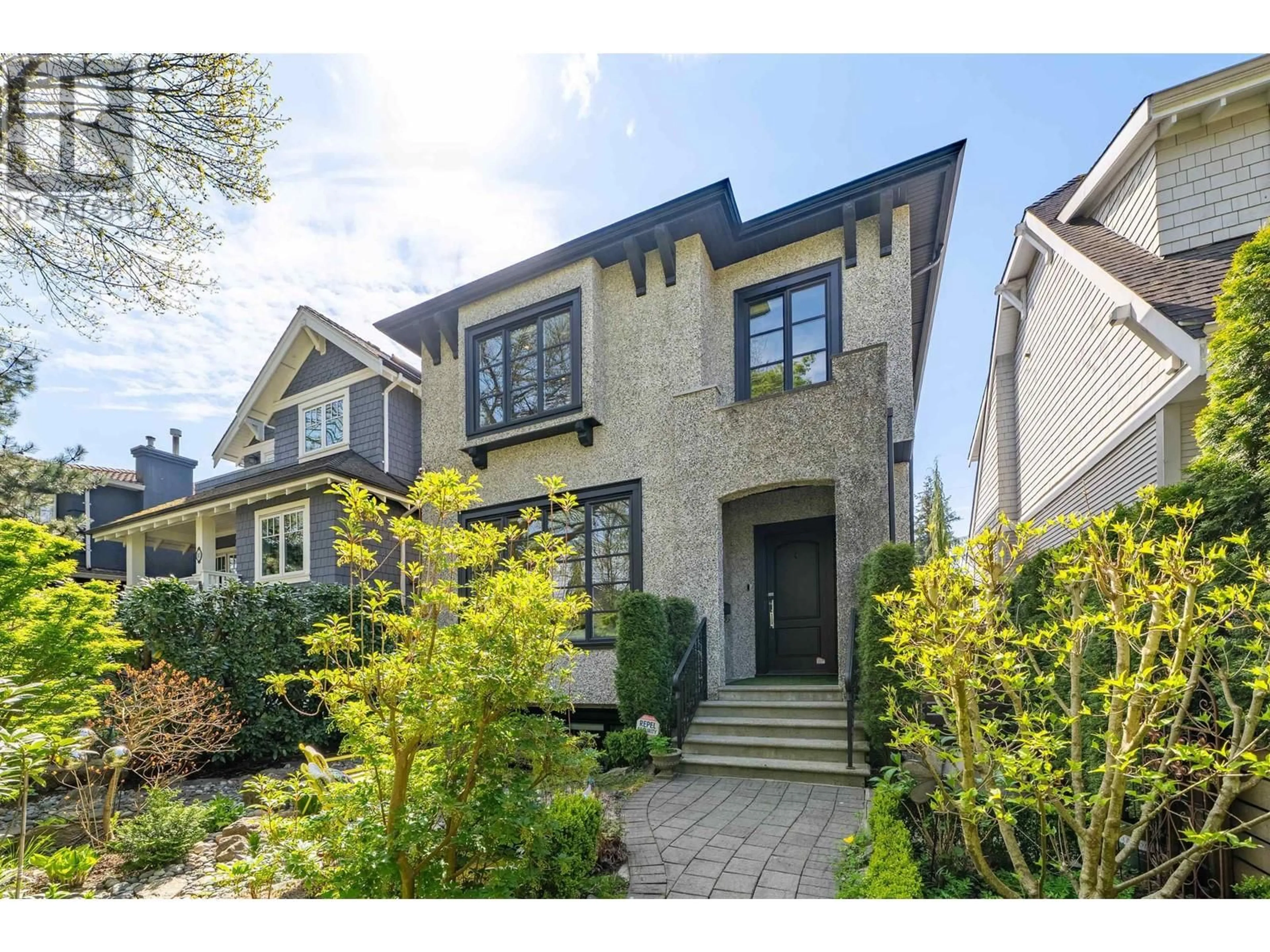 Home with brick exterior material, street for 88 18TH AVENUE, Vancouver British Columbia V5Y2A4