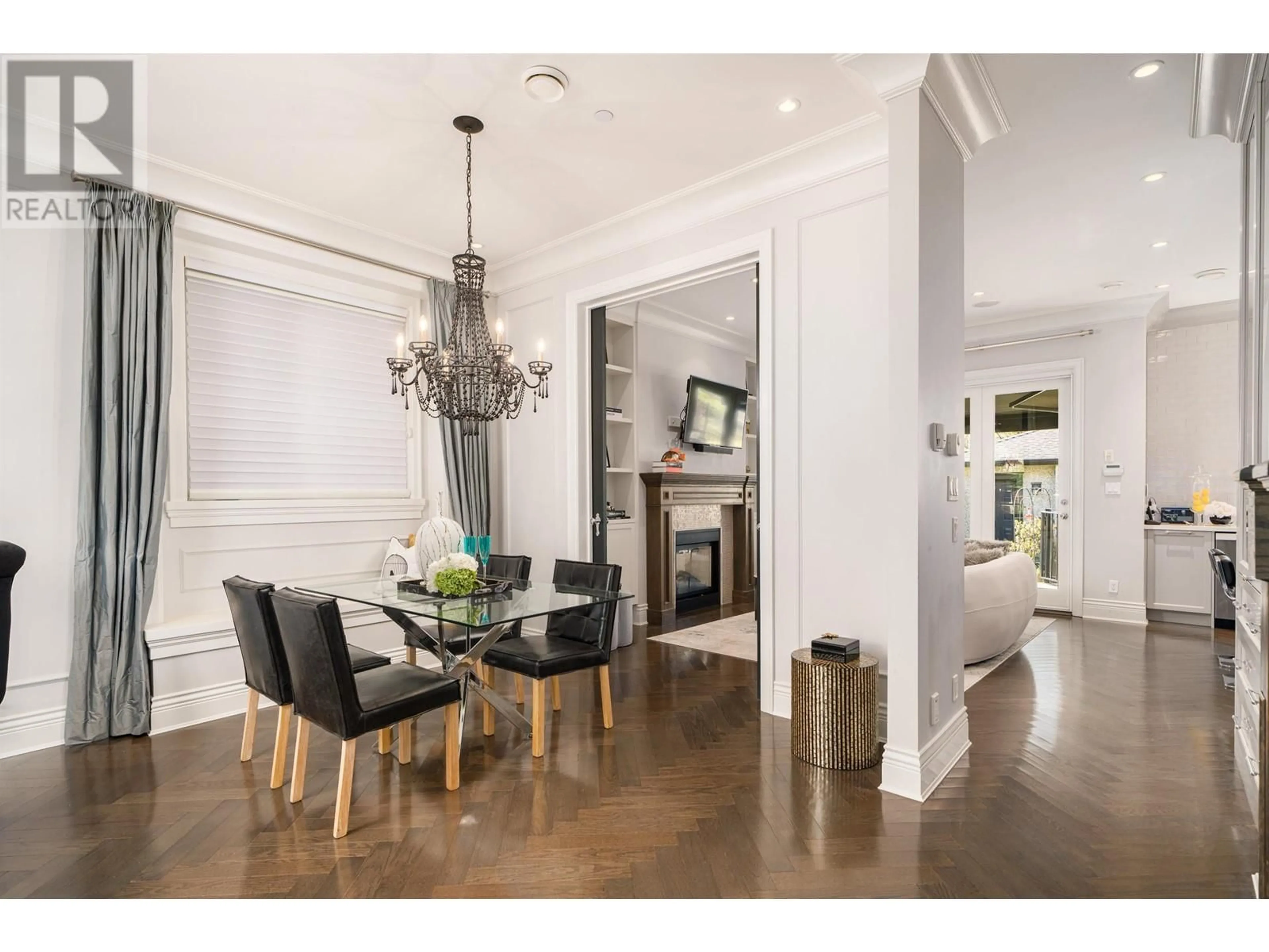 Dining room, wood/laminate floor for 88 18TH AVENUE, Vancouver British Columbia V5Y2A4