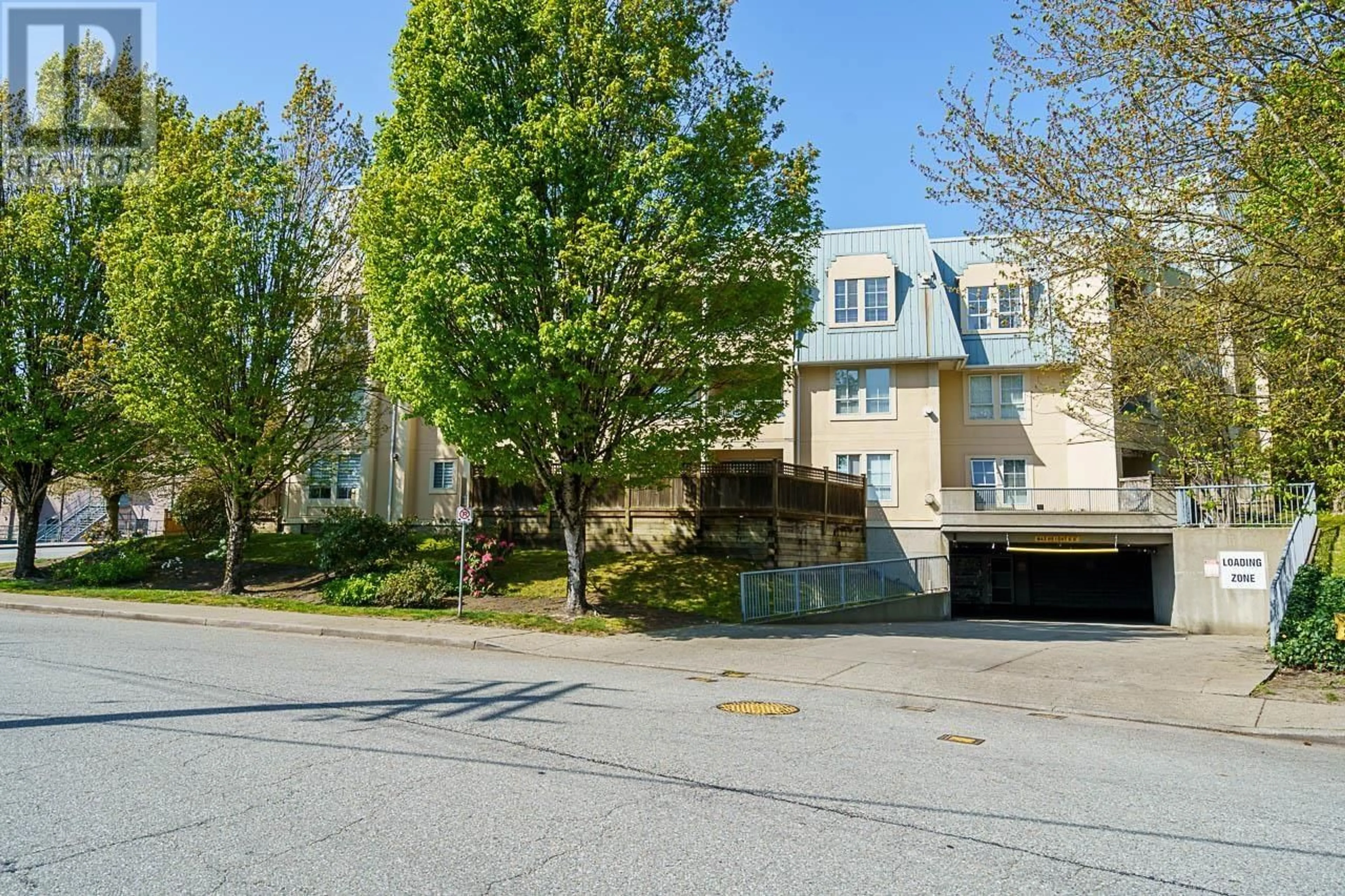 Patio, street for 201 - 295 SCHOOLHOUSE STREET, Coquitlam British Columbia V3K6X5