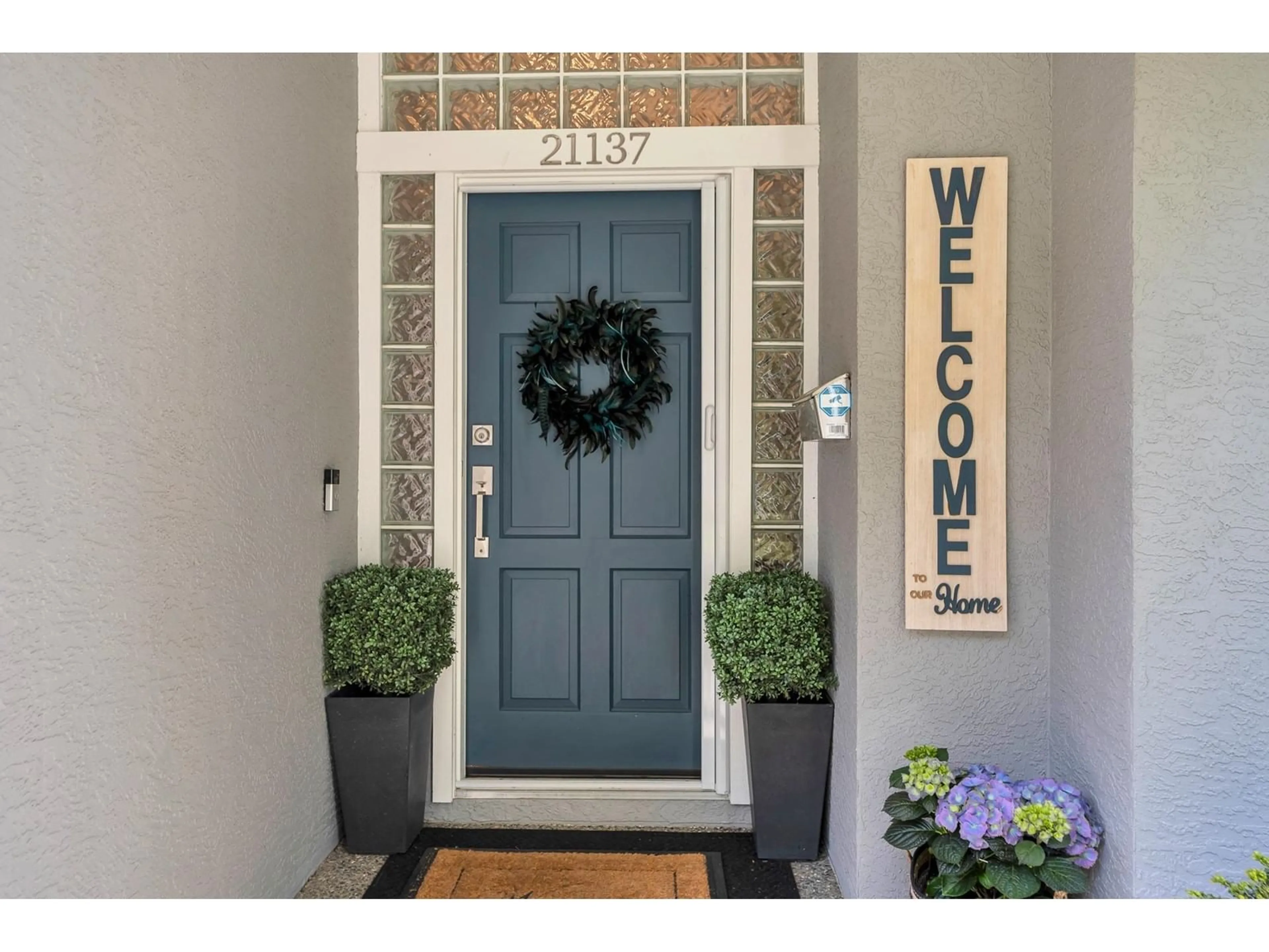 Indoor entryway for 21137 43A, Langley British Columbia V3A8L8