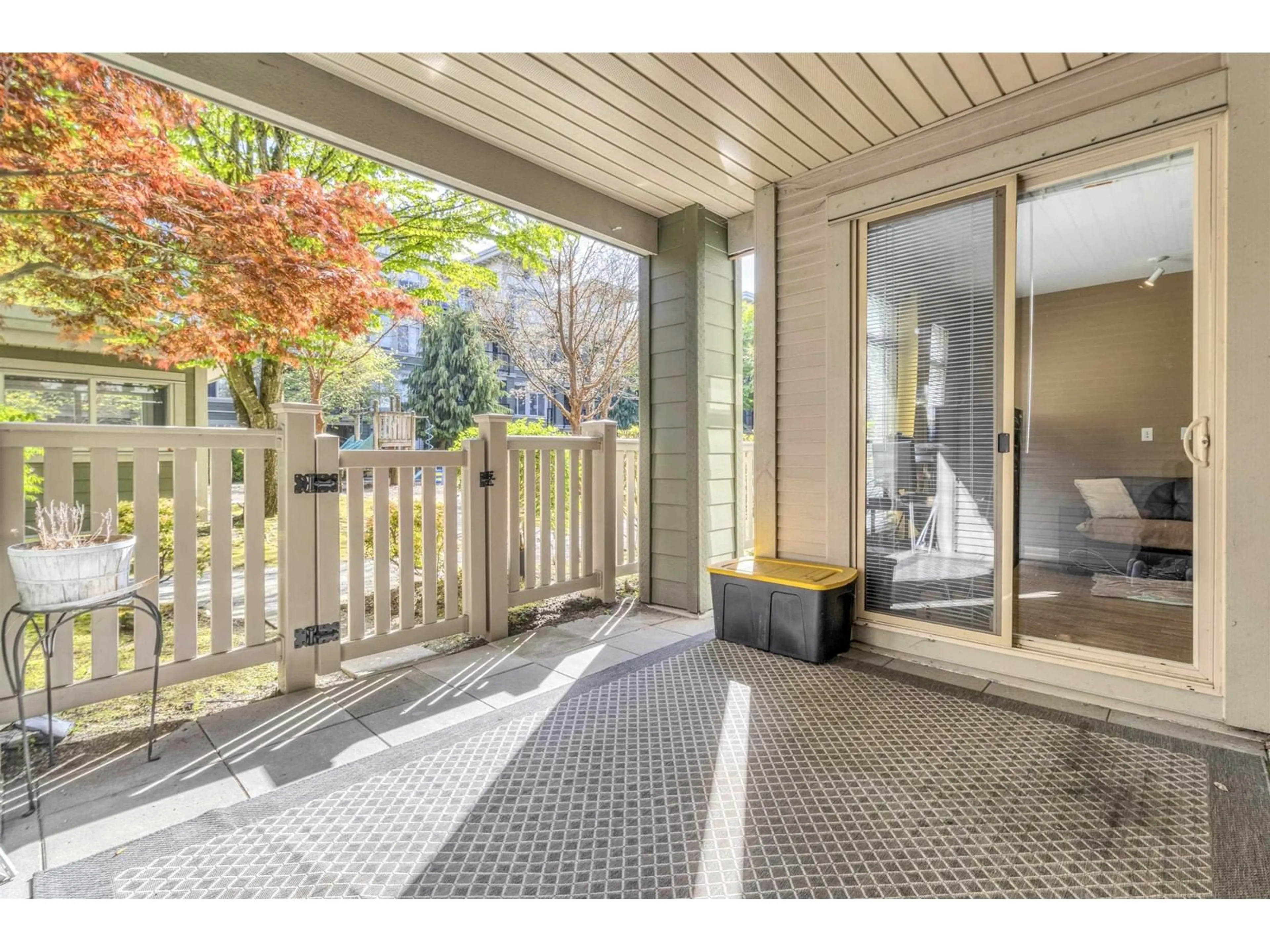 Patio, street for 107 - 10180 153, Surrey British Columbia V3R0B5
