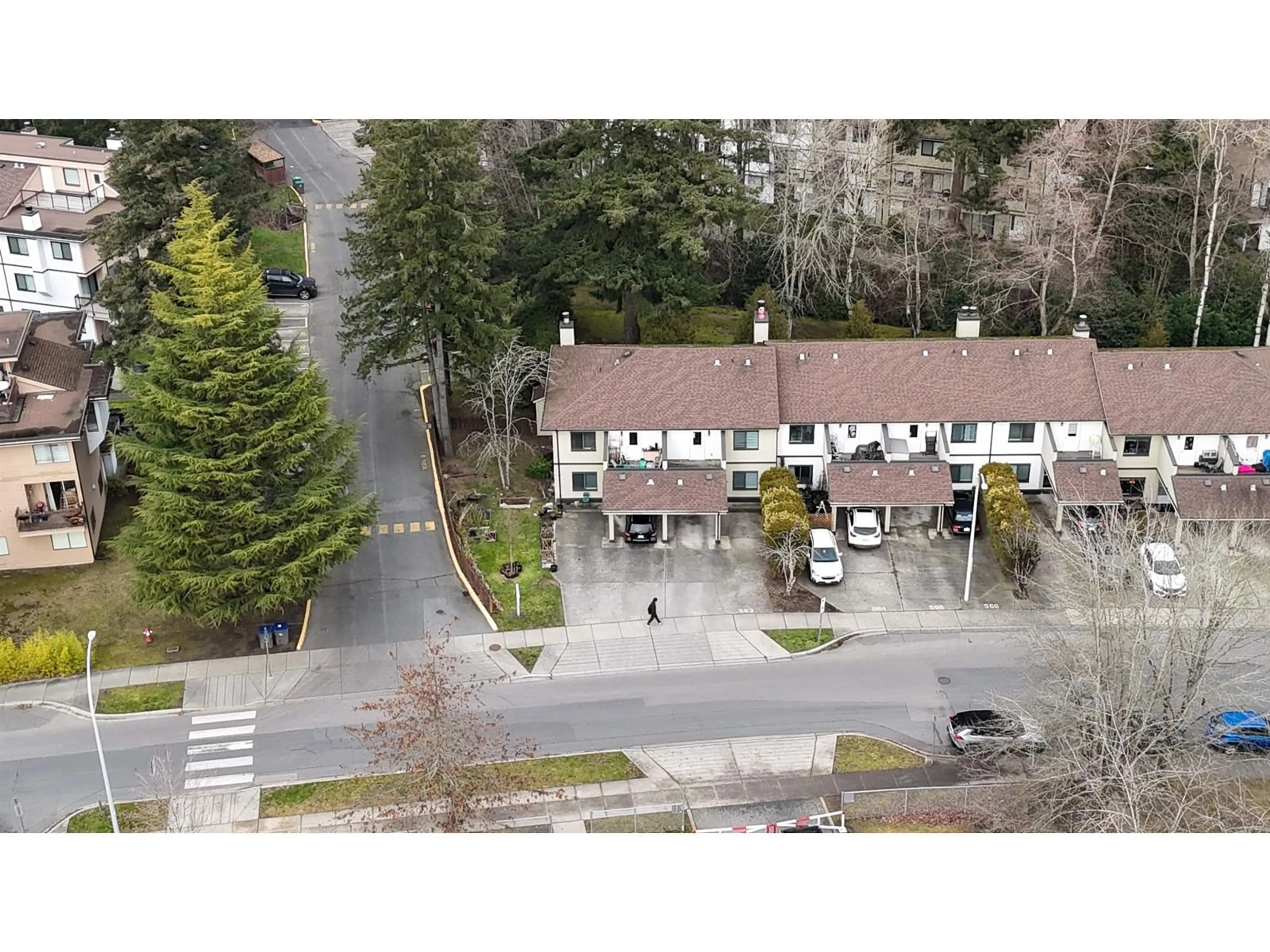 A pic from outside/outdoor area/front of a property/back of a property/a pic from drone, street for 13301 70B, Surrey British Columbia V3W7Z3