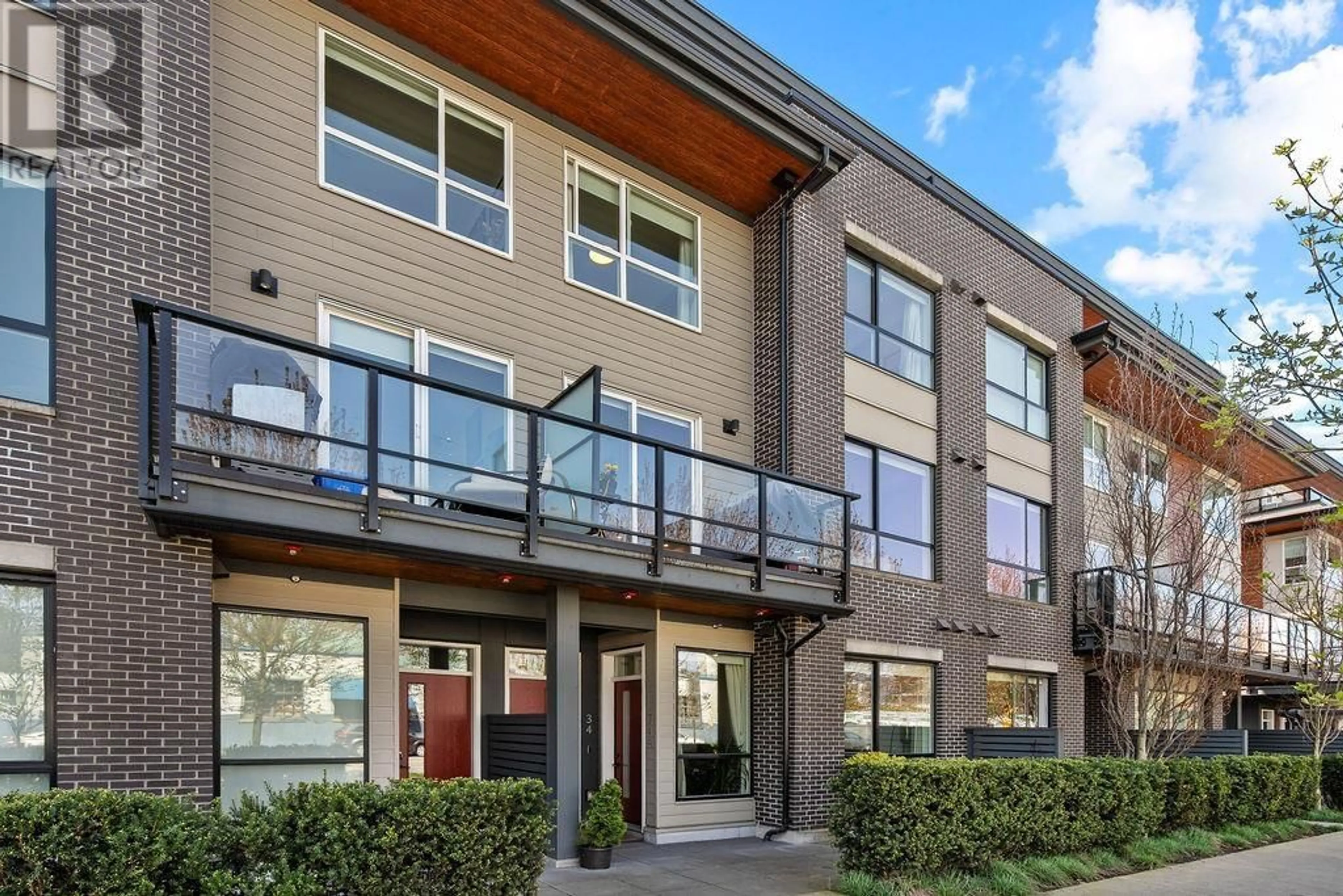 Unknown for 34 - 533 3RD STREET, North Vancouver British Columbia V7L1G4