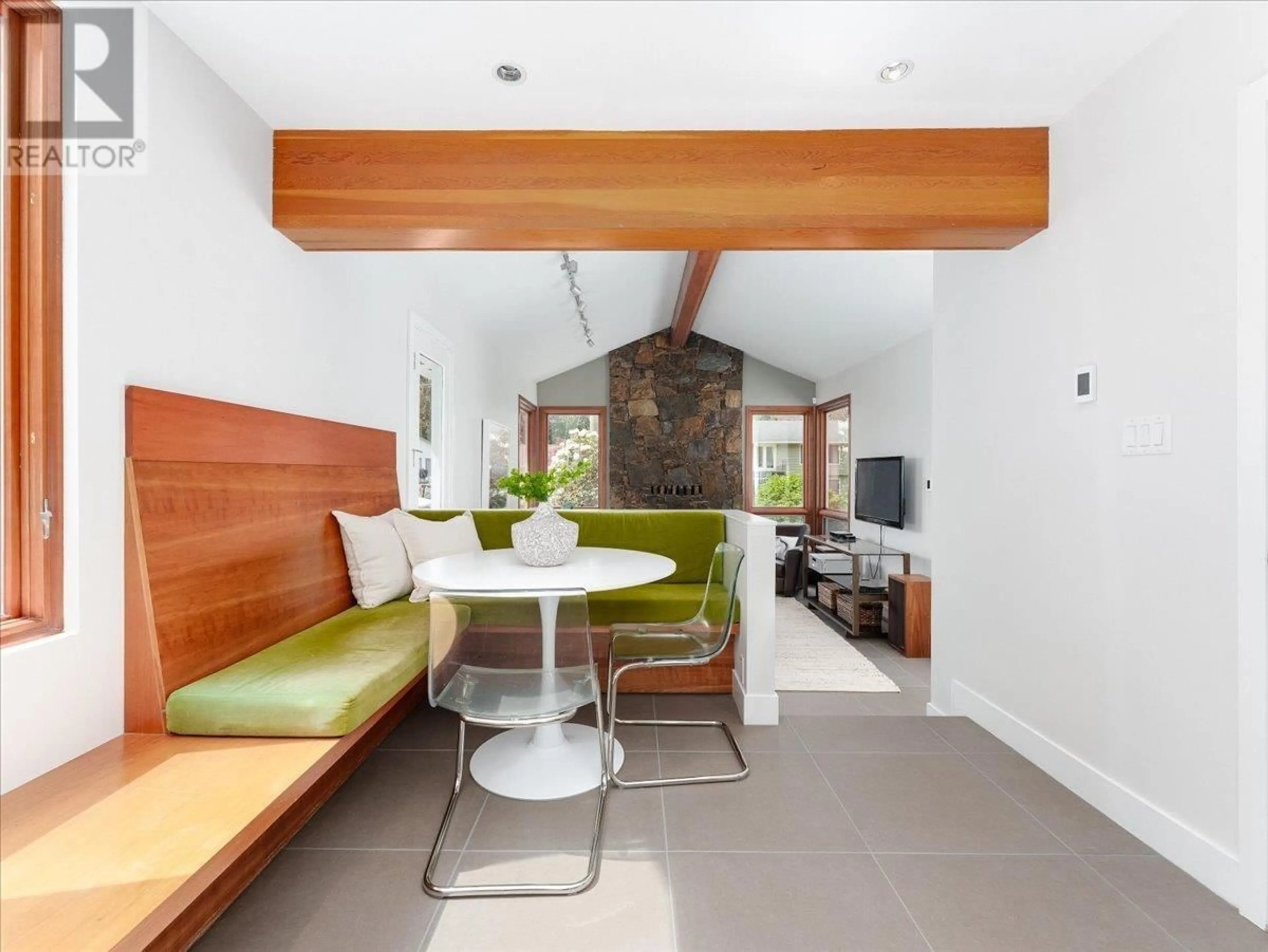Unknown for 2602 KILMARNOCK CRESCENT, North Vancouver British Columbia V7J2Z5
