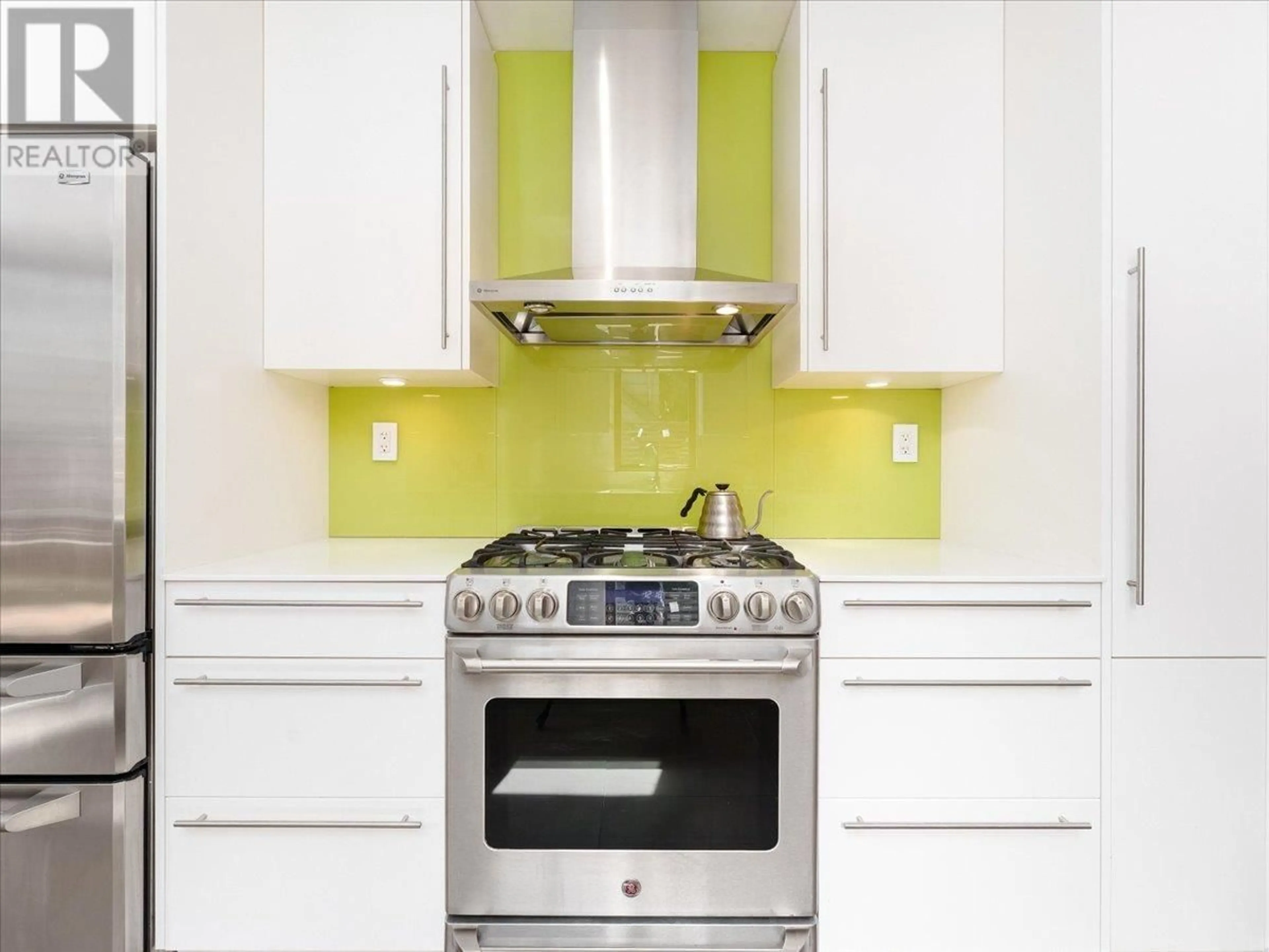 Contemporary kitchen, ceramic/tile floor for 2602 KILMARNOCK CRESCENT, North Vancouver British Columbia V7J2Z5