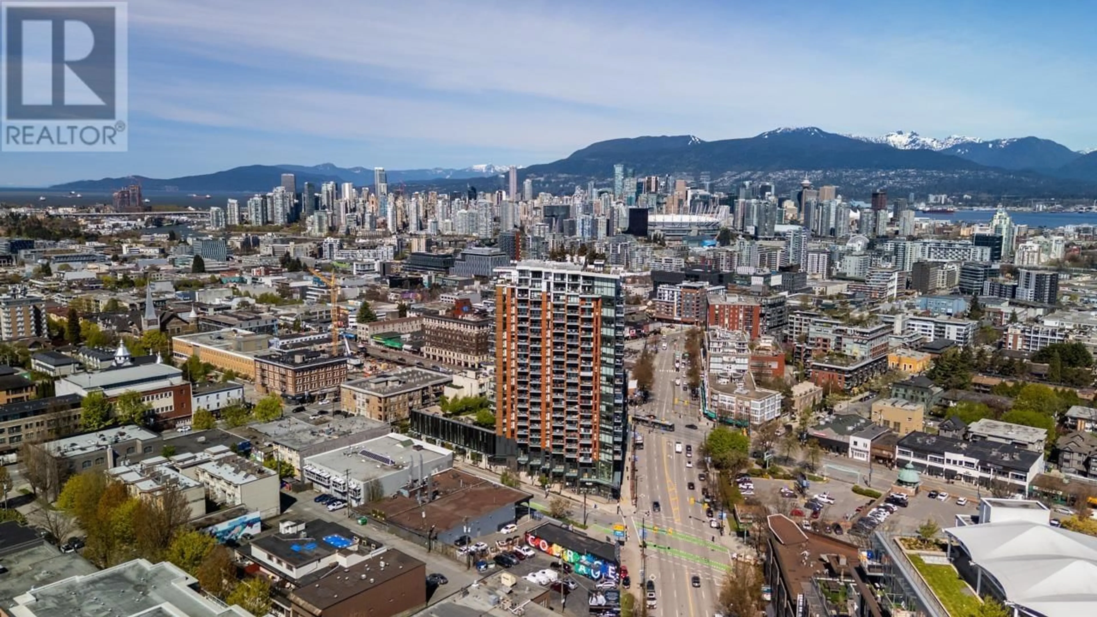A pic from outside/outdoor area/front of a property/back of a property/a pic from drone, city buildings view from balcony for B1 - 238 10TH AVENUE, Vancouver British Columbia V5T1Z5