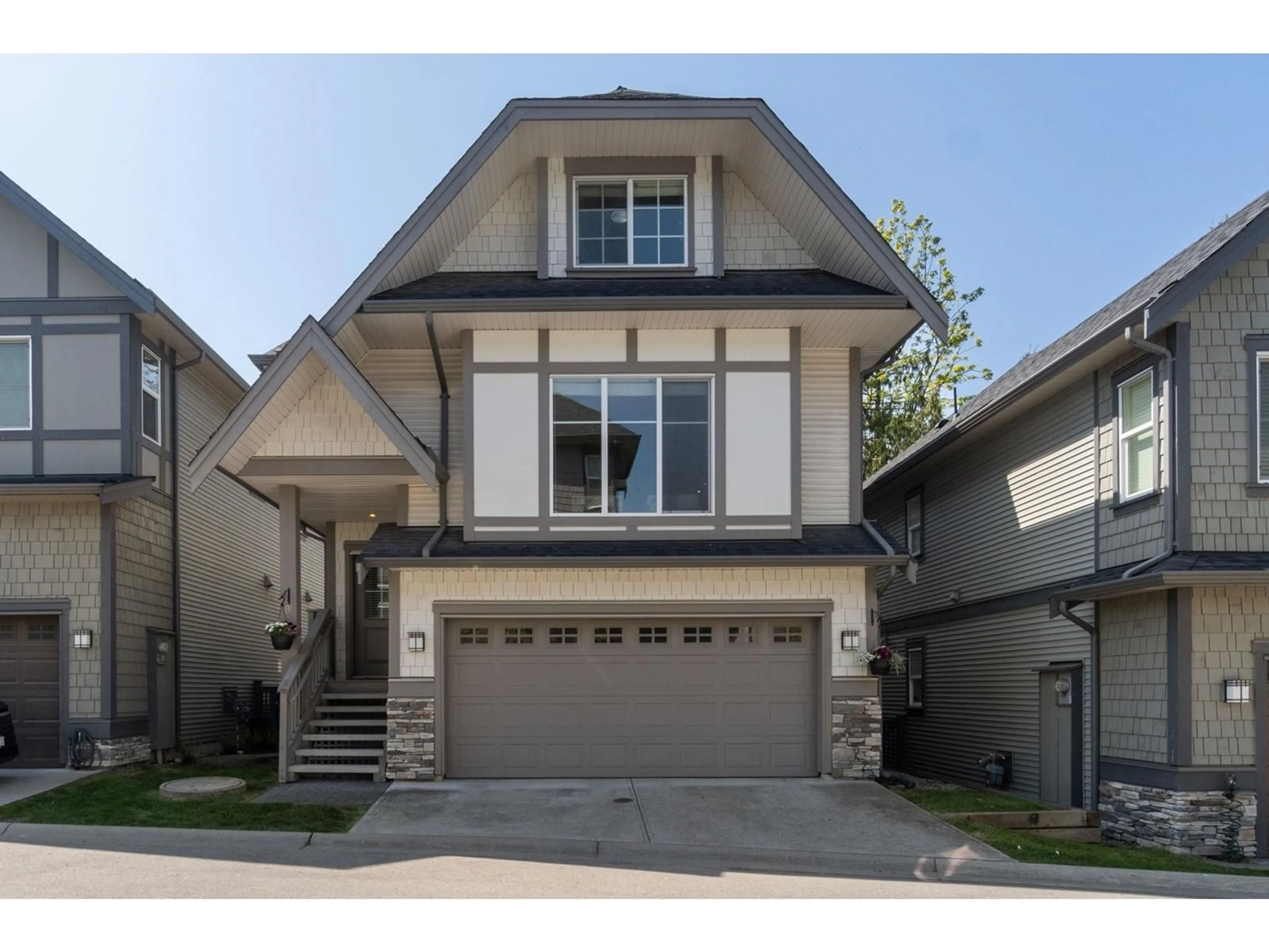 Home with vinyl exterior material, street for 81 - 8217 204B, Langley British Columbia V2Y0V6