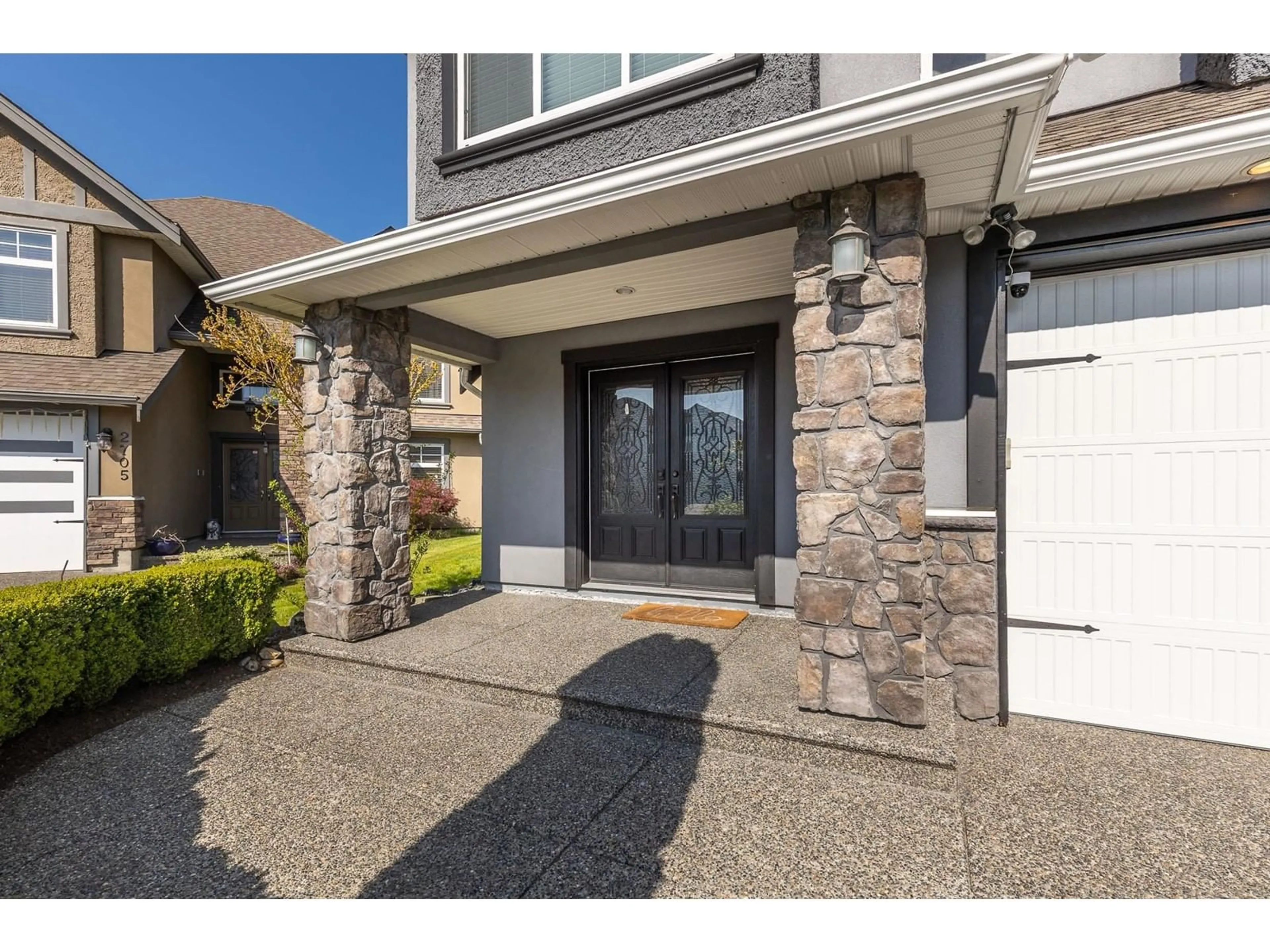 Indoor entryway for 2711 CARRIAGE, Abbotsford British Columbia V4X0A3