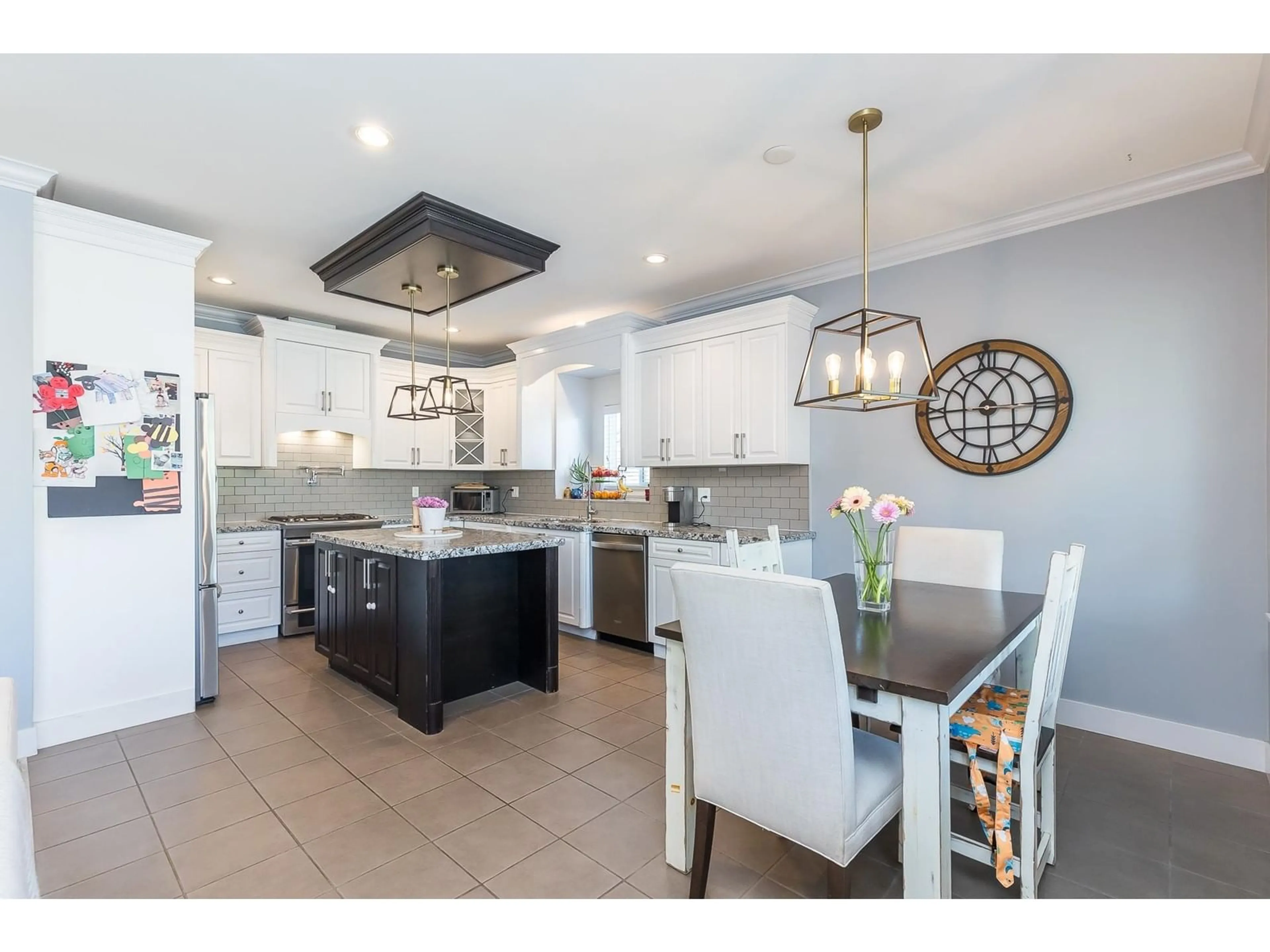 Open concept kitchen, ceramic/tile floor for 2711 CARRIAGE, Abbotsford British Columbia V4X0A3