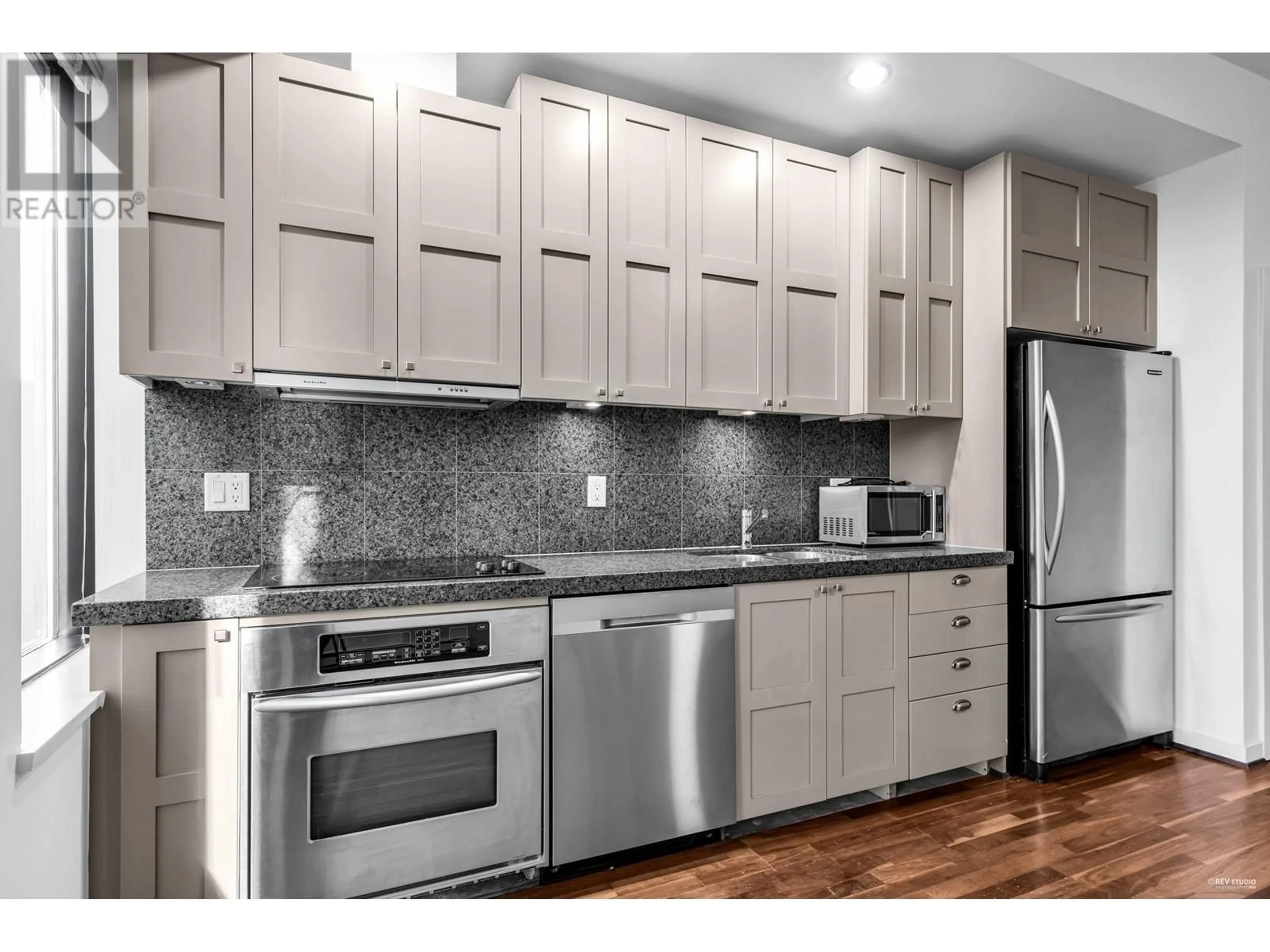 Unknown for 1010 - 1333 GEORGIA STREET, Vancouver British Columbia V6E4V3